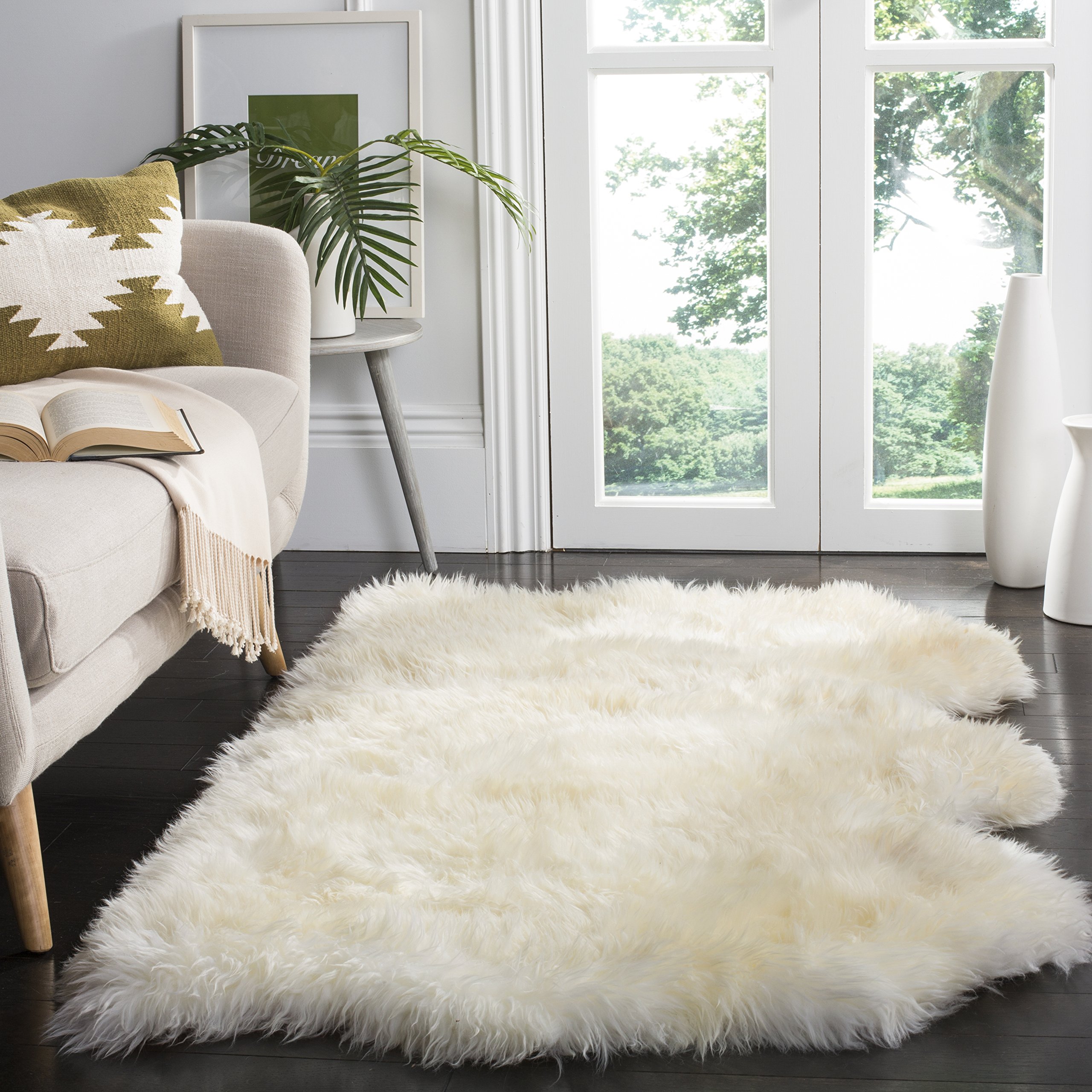 SAFAVIEH Sheep Skin Collection Accent Rug - 3' x 5', Natural & White, Handmade Rustic Glam Genuine Pelt, 3.4-inch Thick Ideal for High Traffic Areas in Entryway, Living Room, Bedroom (SHS211A)