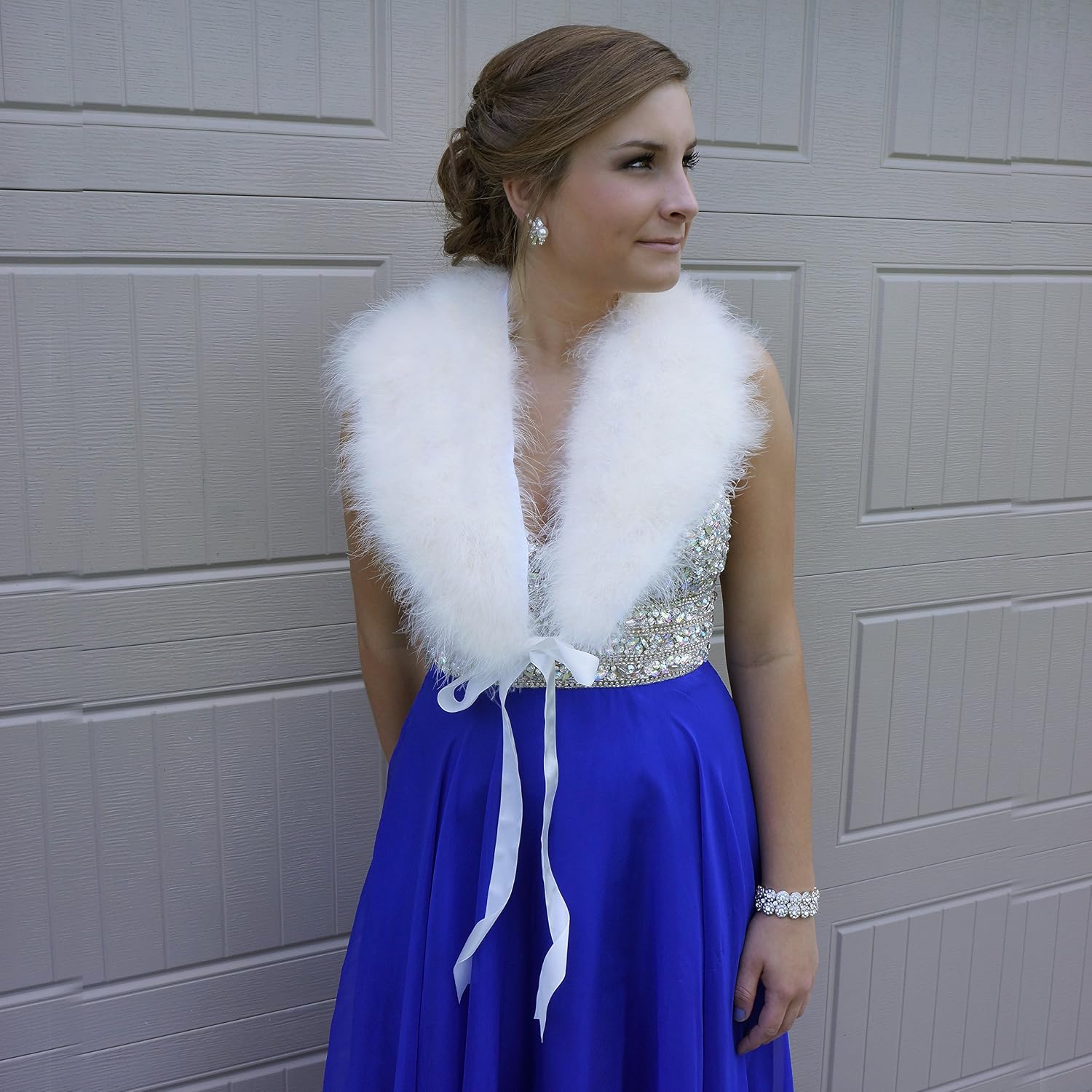 ZUCKER - Marabou Feather Shawl with Ribbon Ties - Feather Accessory for Cosplay, Halloween Costume, Weddings, Prom