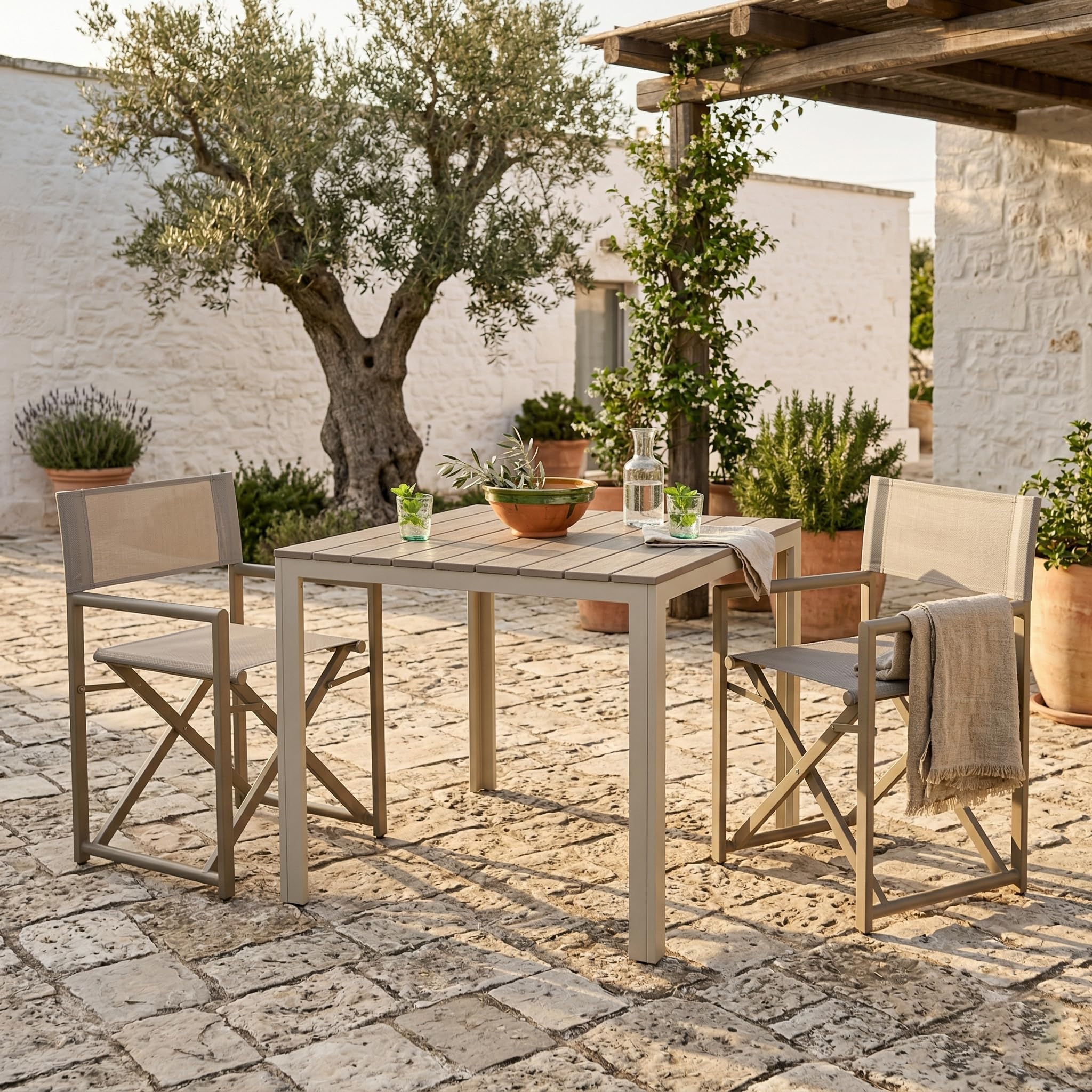 Brigros Tavolo da Giardino in Resina HDPE con Struttura in Metallo Verniciato a Polvere Top Anti UV per Esterno Terrazzo Balcone 78x78x74 cm Tortora