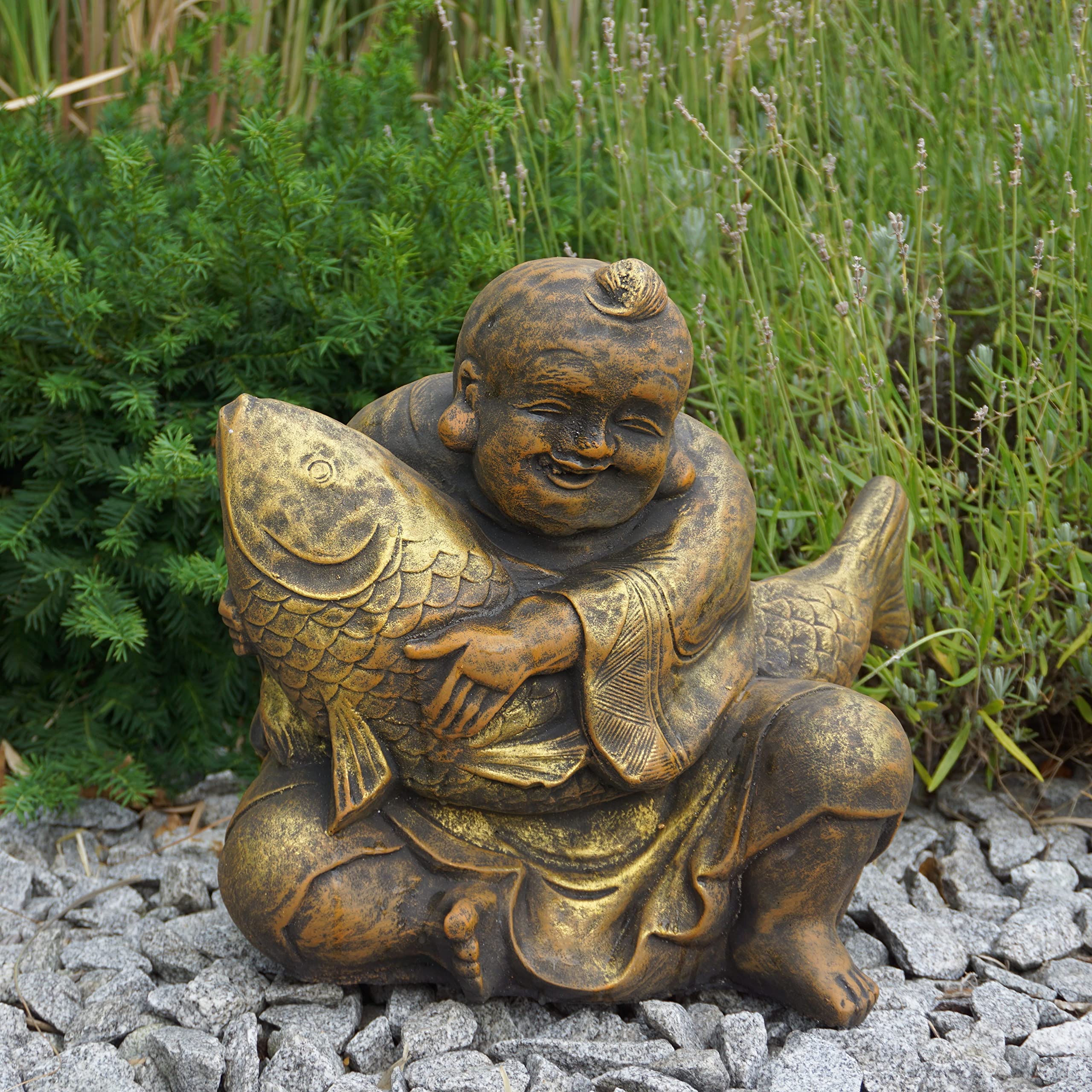 gartendekoparadies.de Buddha mit Koi Karpfen, Steinfigur, H. 33 cm, 21 kg, Grau, frostsicher aus Steinguss für Außenbereich (Gold)