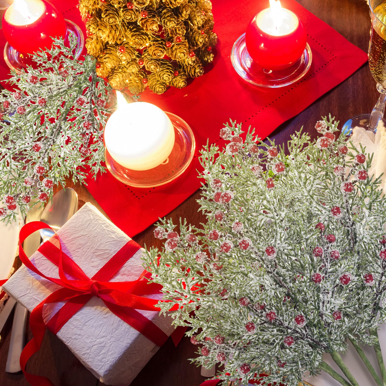 Lyrow Künstliche Wacholder-Zedernzweige für Weihnachten, mit Beeren, künstliche Grünpflanzen, Zweige, Stiele, für Urlaub, Winter, Ornament, Handwerk, Kranz, Girlande (rote Beere mit Schnee)