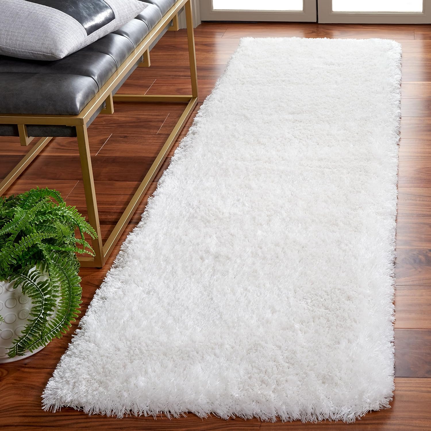 SAFAVIEH Cloud Shag Collection Round Rug - 6'7" Round, White, Contemporary Design, Ideal for High Traffic Areas in Living Room, Bedroom & Dining Room (CLD112A-7R)