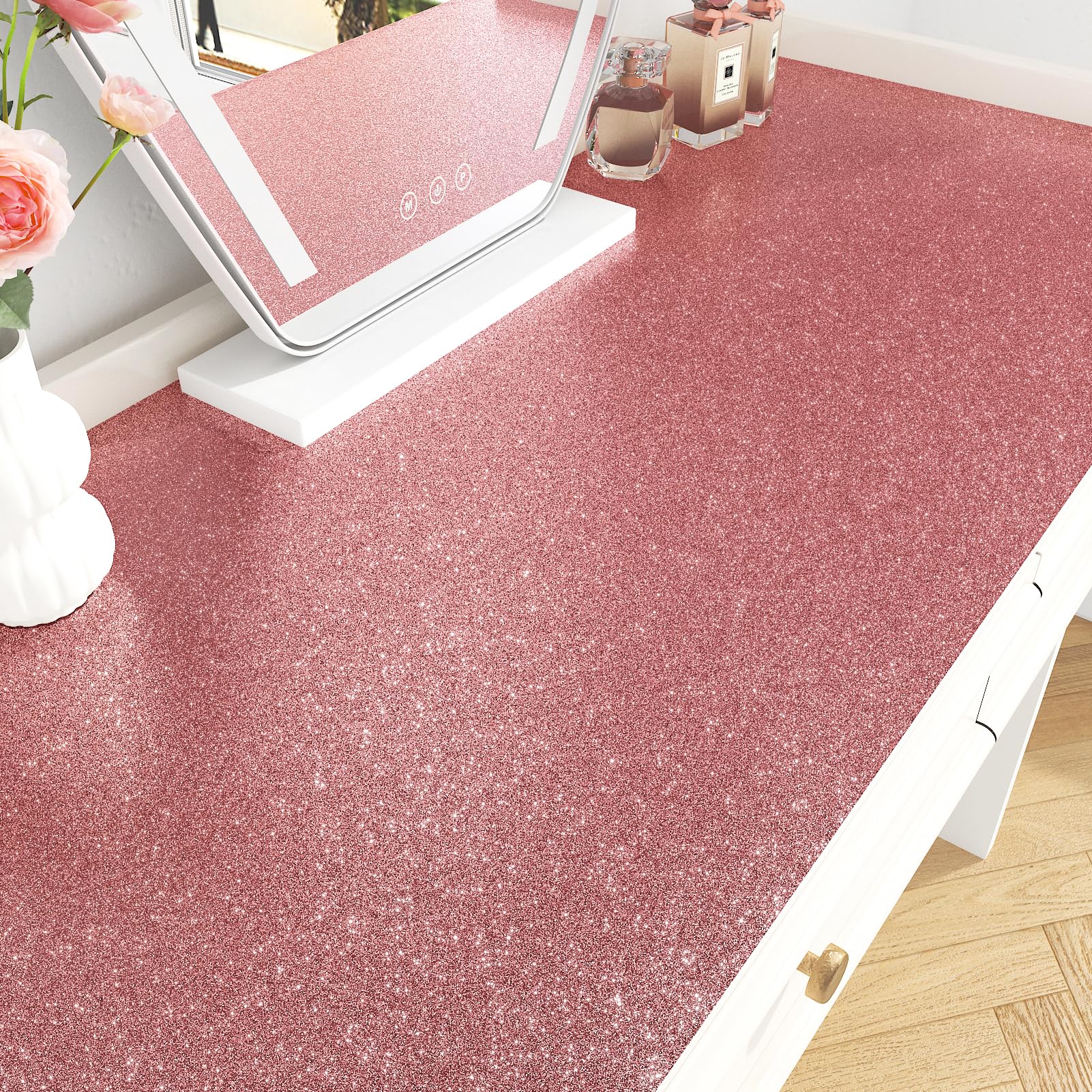 Papier peint paillettes or rose autocollant pour relooker une chambre de fille