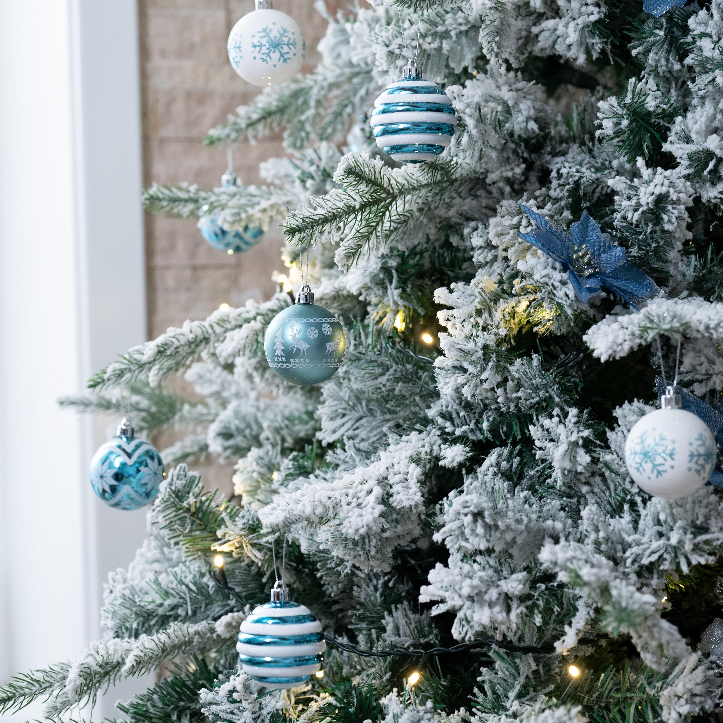 Valery Madelyn Lot de 24 boules de Noël incassables pour décoration de sapin de Noël Argenté et bleu 60 mm