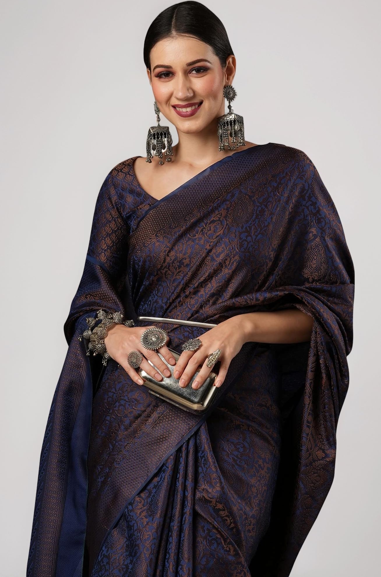 AKHILAM Women's Kanjivaram Woven Soft Silk Saree With Blouse Piece
