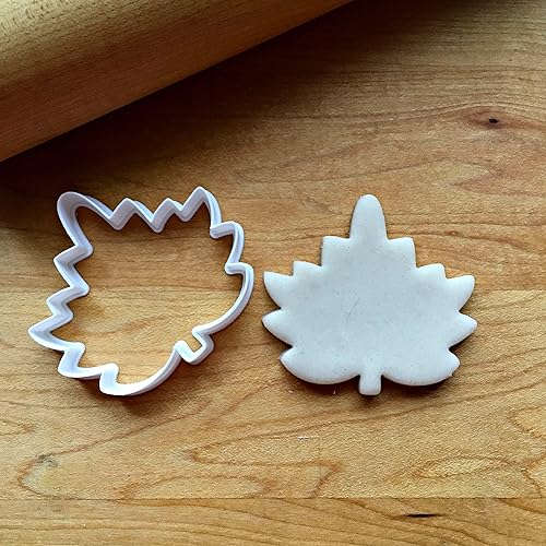 Miniatura 4 de Sweet Prints Inc Set of 2 Rounded Maple Leaf Cookie Cutters - Dishwasher Safe (2")