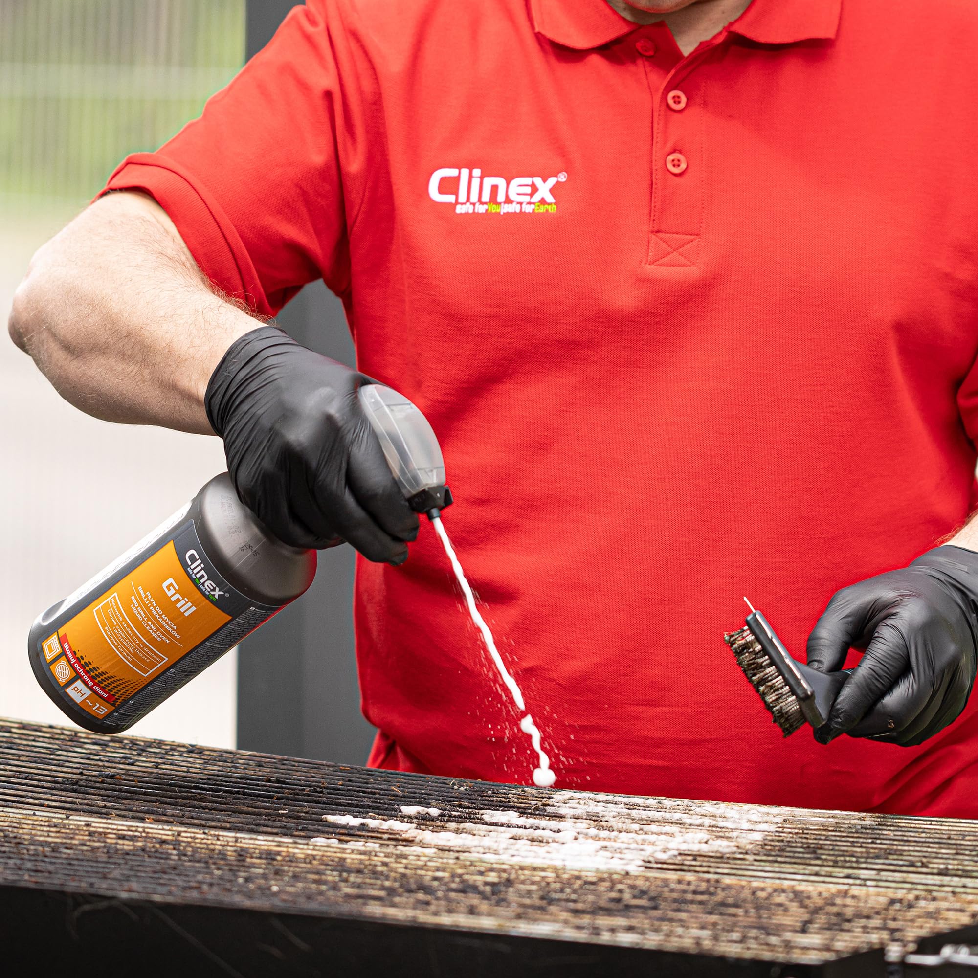 Clinex Grill Cleaner in flacone spray da 1 litro -Pulitore Griglia Barbecue - Rimuove tutti i Tipi di Sporco - Detergente in Flacone Dpray per la Rimozione - Kit Pulizia Barbecue - Sgrassatore Grill