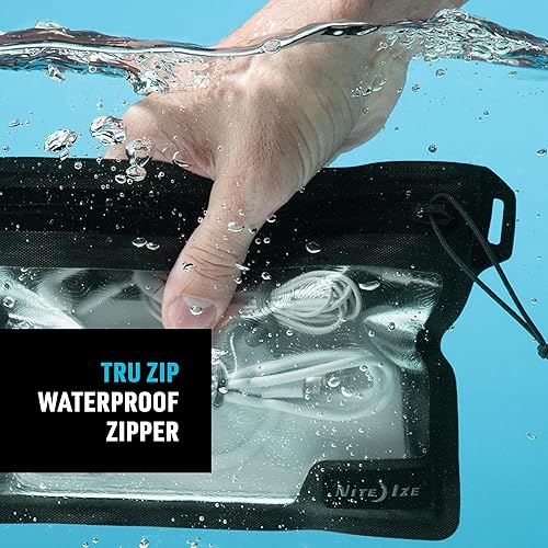 Vista 3 de Nite Ize Runoff - Bolsillo impermeable para pasaportes, teléfonos y artículos esenciales de viaje, bolsa seca con protección resistente para viajes