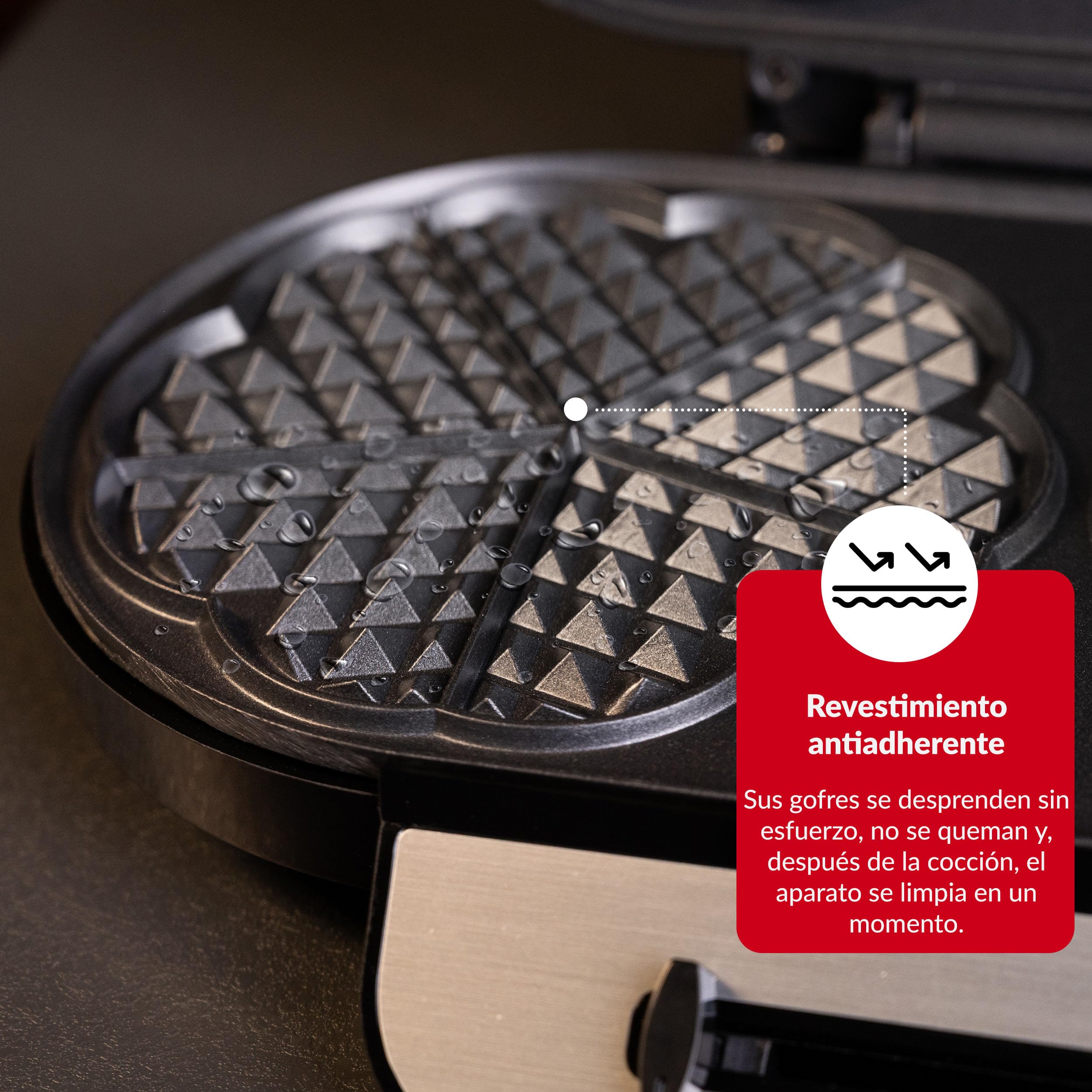 LEHMANN Gofrera Corazon Doble - Waffle Maker para 10 Gofres de Corazón Clásicos - Maquina de Gofres con 2 Superficies Antiadherentes - Control de Temperatura - 1200 W - Negro/Plateado