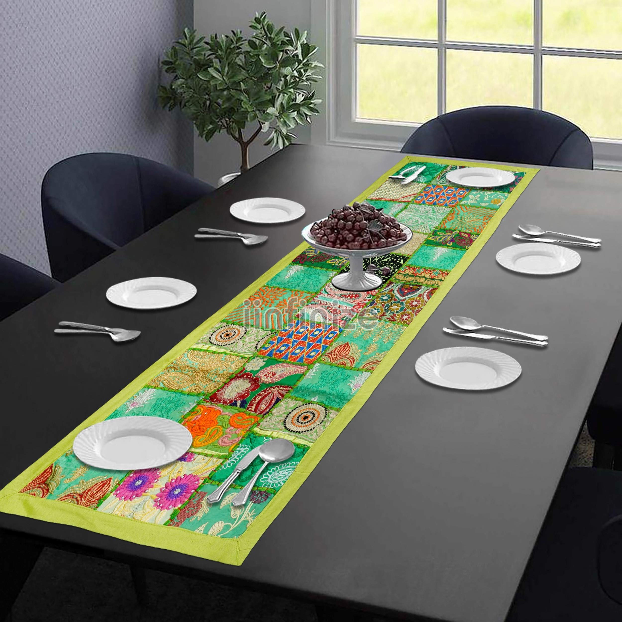 Chemin de table fait à la main en coton naturel au style ethnique unique