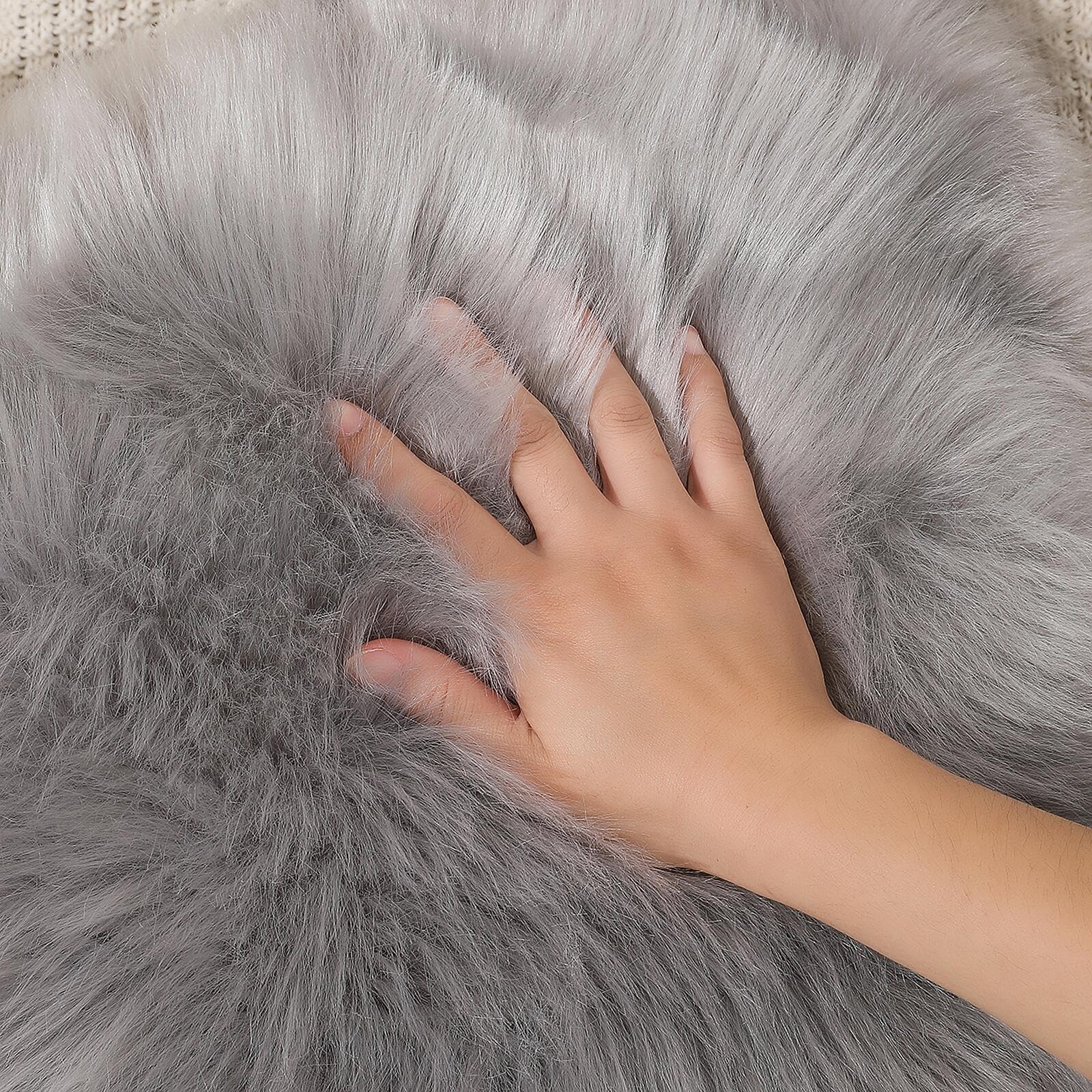 linmopm Kunstfell Schaffell Quadratischer Kissenbezug 2er Set Super Weich Flauschiges Kissen Fuzzy Kissen Neue Luxus-Serie für Wohnzimmer Couch Sofa Bett Home Decor Stuhlkissen (Grau)