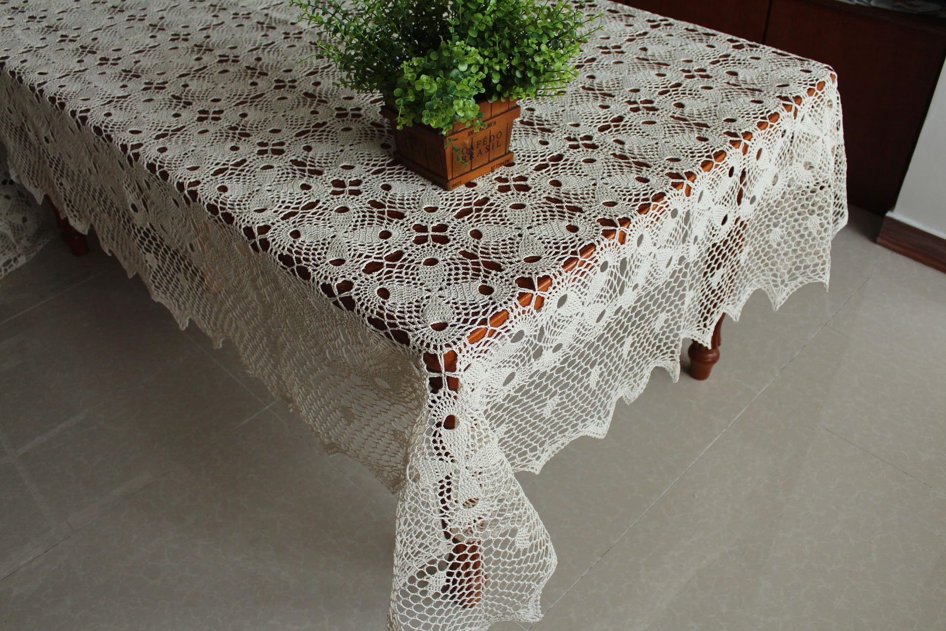 Lux Home fashion Elegant 100% Cotton Hand-Made Crochet Lace Linen Tablecloth:68"x 86" Rectangular. Beige.