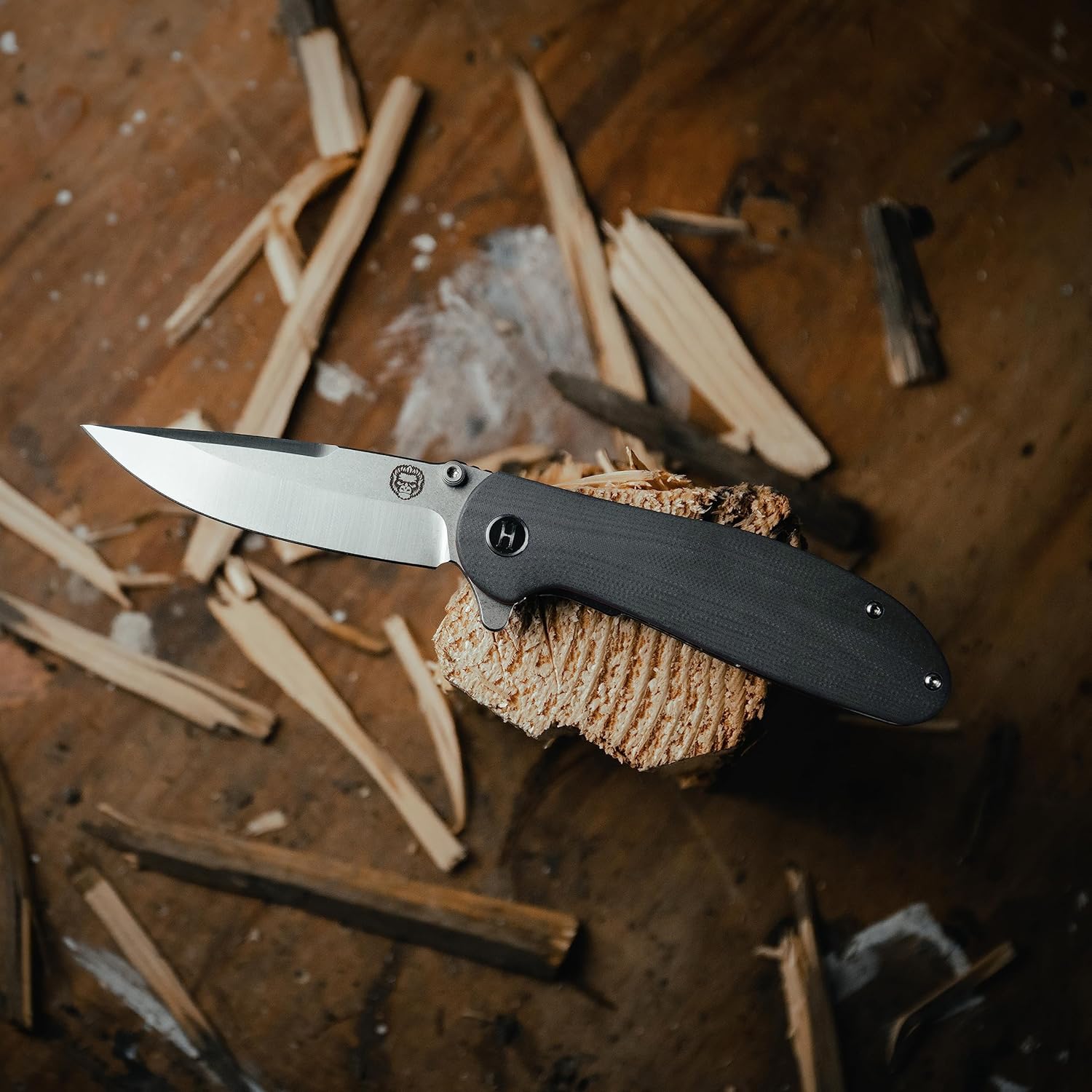 Holtzman's Gorilla Survival 'Straightback' Folding Knife featuring D2 Steel Blade and G10 Tactical Handle in Gift Box Set (Grey+Red)