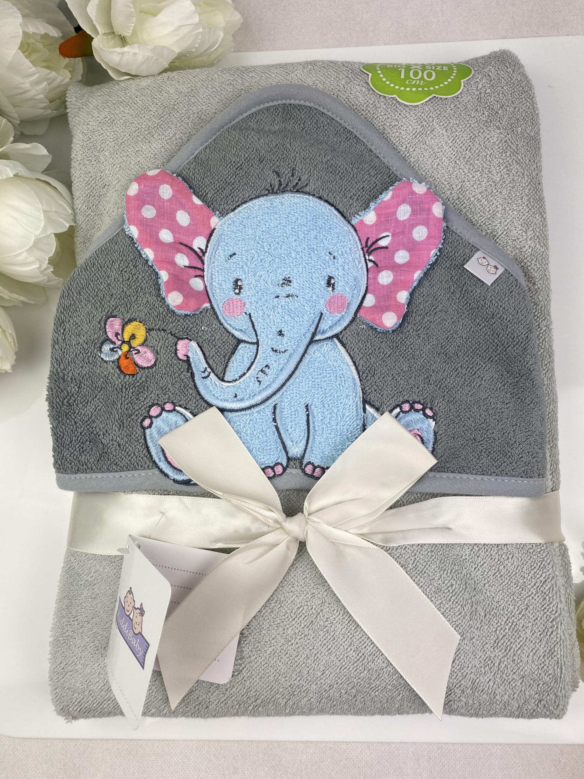 KIDDI-MEDIA Kapuzenhandtuch Bestickt mit Name und Geburtsdatum / 100x100 cm/kuschelig weich / 1A Qualität (Grau - Elefant)