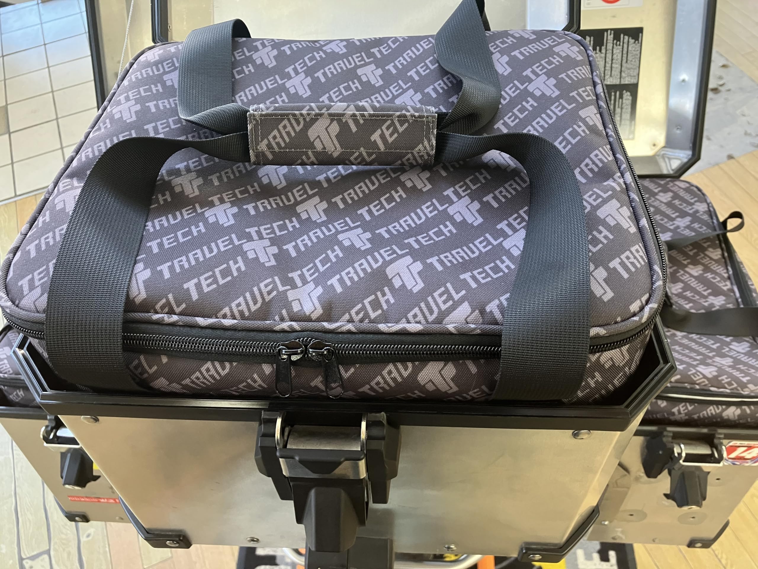 Amazon | アルミトップケース用 インナーバッグ／保護・保温機能付き