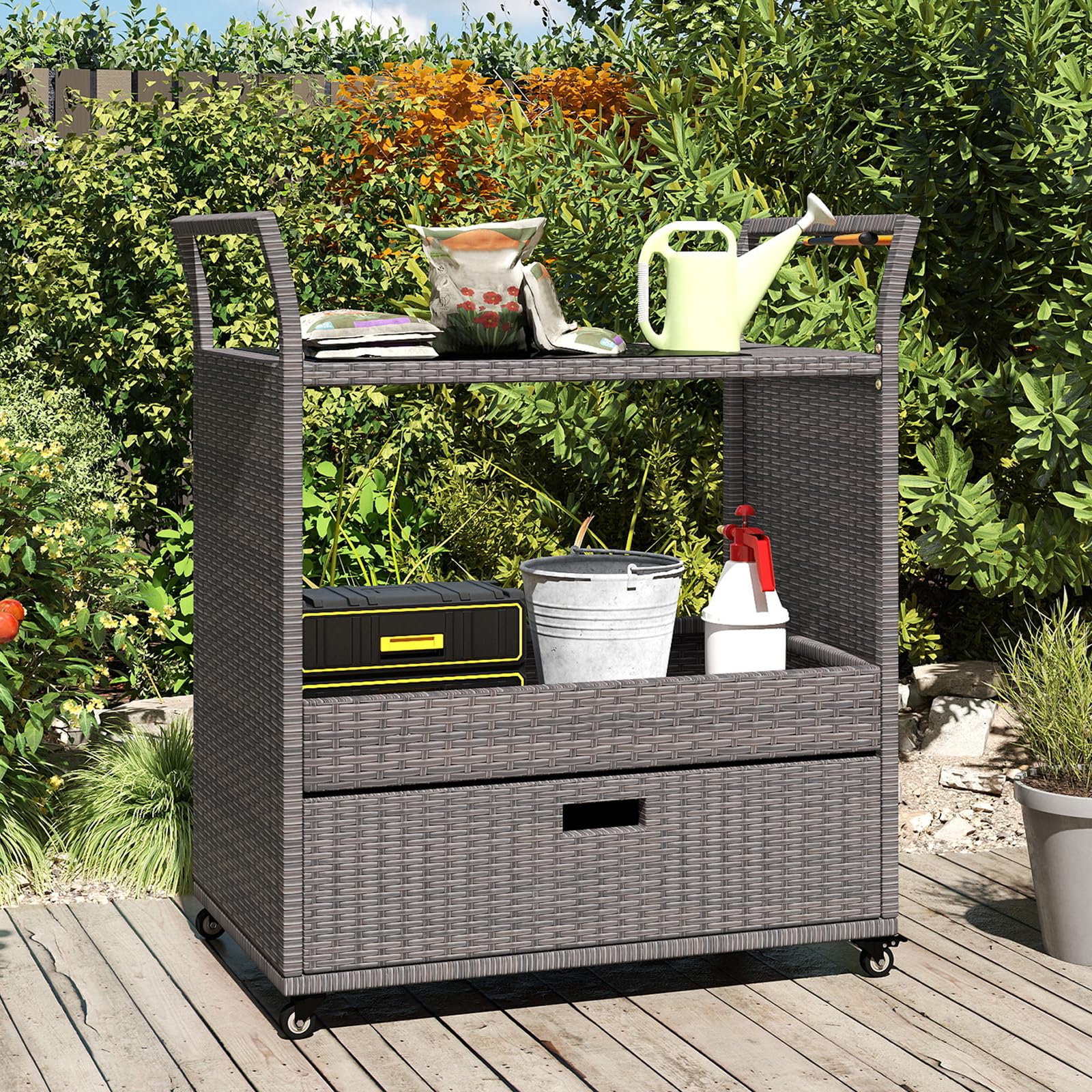 GIANTEX Chariot de bar d'extérieur avec roues, chariot de service en rotin avec étagère en verre trempé, étagère de rangement et tiroir amovible pour véranda, jardin et bord de piscine