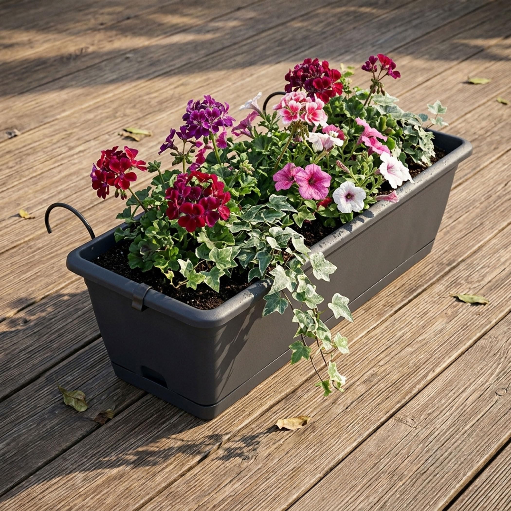 Spetebo Jardinière de balcon avec support et système d'irrigation - 2 pièces de 60 cm - En plastique anthracite - Pot de fleurs à suspendre avec évacuation de l'eau