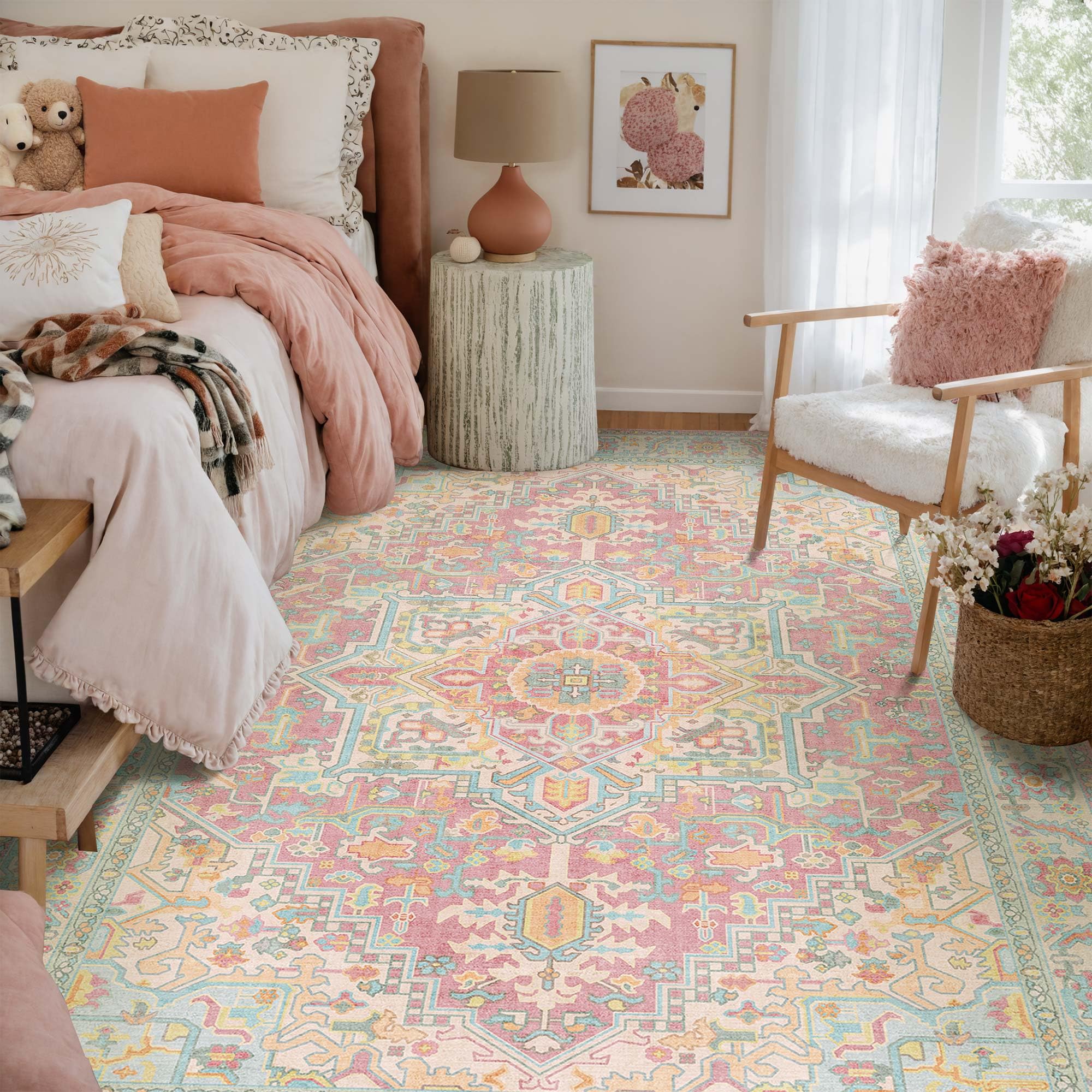 Kokia Vintage Teppich 140x200 cm Blütenrosa Waschbar fürs Schlafzimmer | Platzsparend, Rutschfest und Fleckenfest, Flacher Flor in Blütenrosa mit Medaillonmuster für Home Office