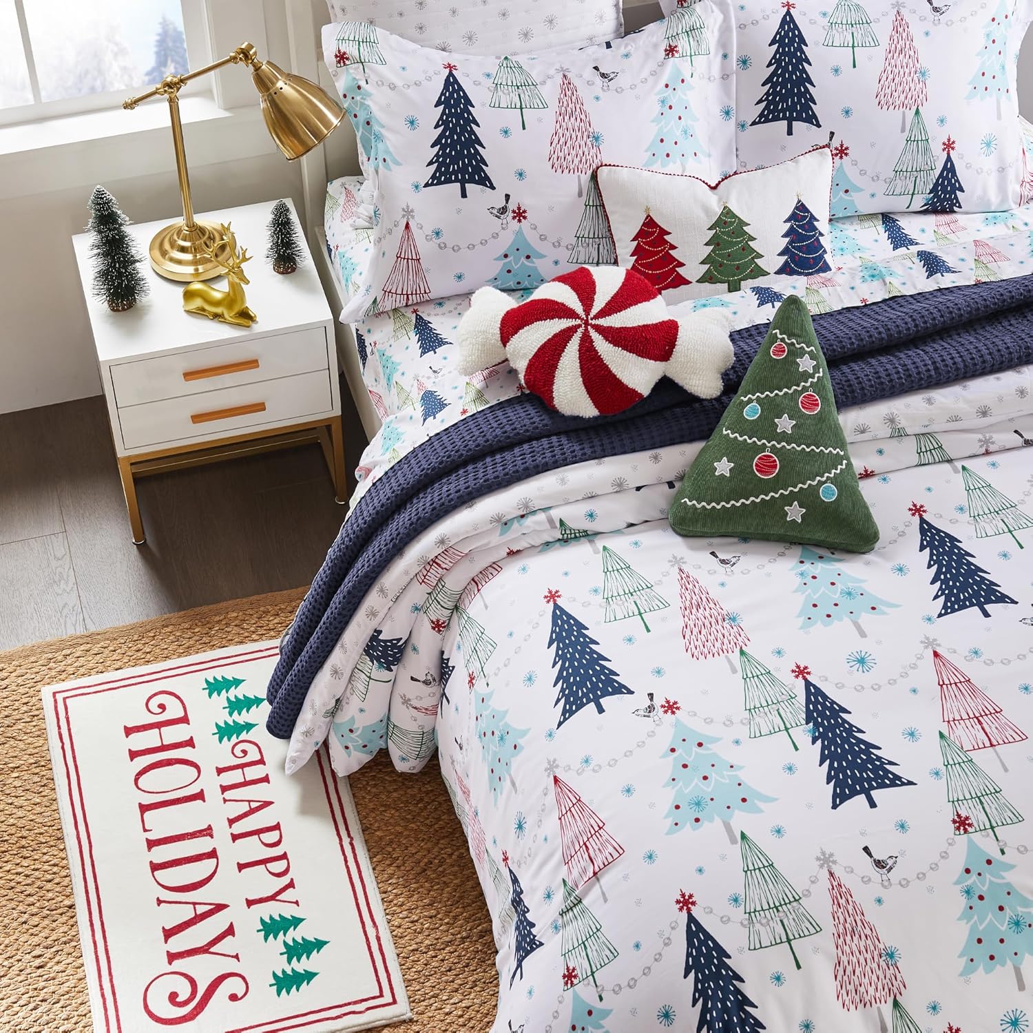 Levtex Home - White Pine Duvet Cover Set - Full/Queen Duvet Cover (90 x 94in.) + Two Standard Pillow Cases (20 x 26in.) - Christmas Tree - Blue, Red, Green, White - Polyester