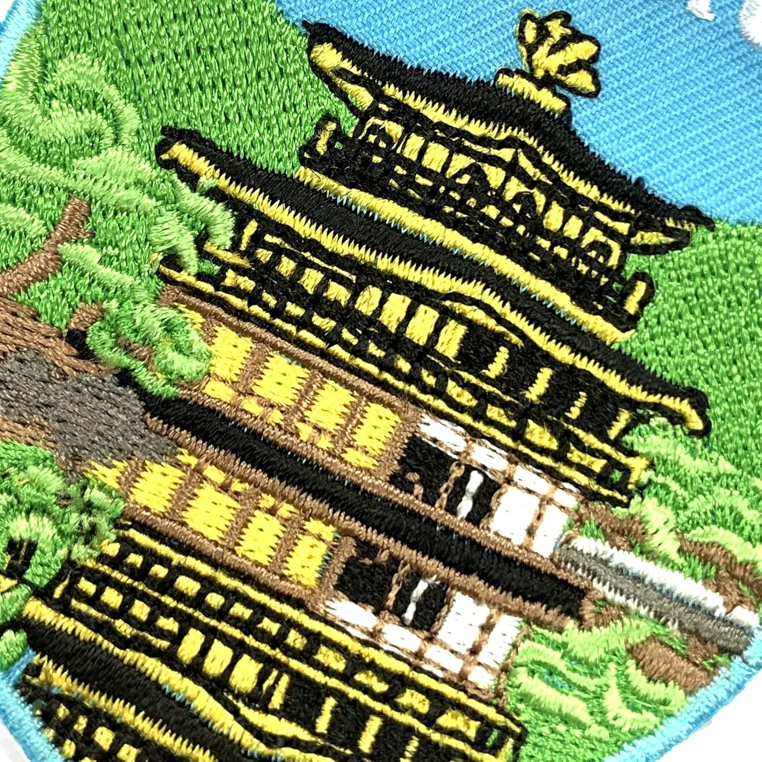 A-ONE - Kinkaku-Ji Temple Embroidered Shield Emblem+Japan Flag Rectangle Pin, Temple of the Golden Pavilion Applique Patch, Japanese Country Flag Pin, Accessories for Fabric Clothes NO.221P