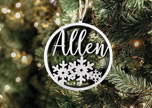 Personalized Name Ornament, Custom Family Name Ornament, Wooden Christmas Stocking Tag, Present Gift Tag disponible en Yaxa El Salvador