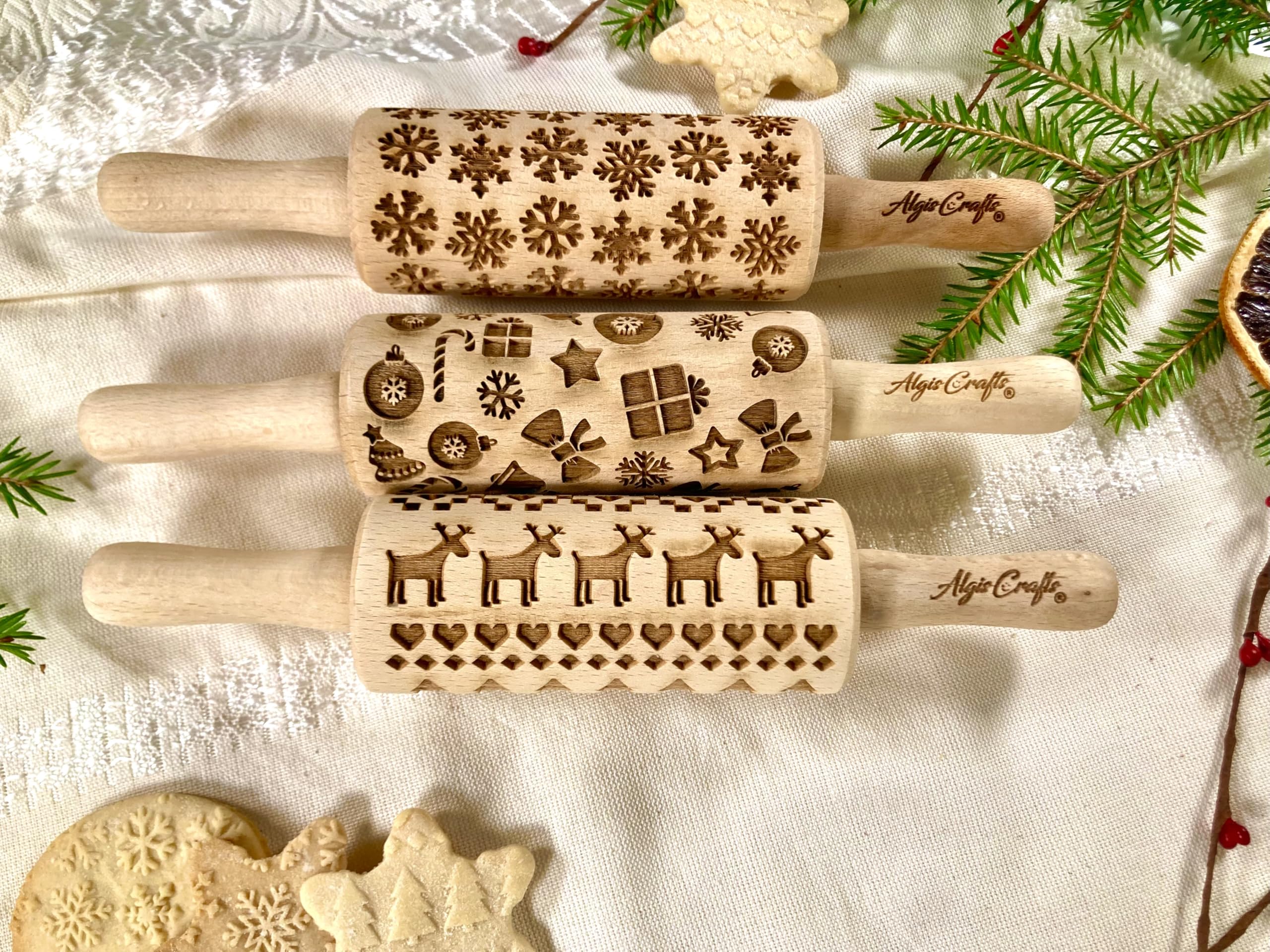 NATALE Mattarello Decorativo per Biscotti - Set di 3 Mattarelli Piccoli | Mattarello Inciso | Rullo per Biscotti e per Modellare per fai da te | Mattarello Legno Goffrato di Algis Crafts