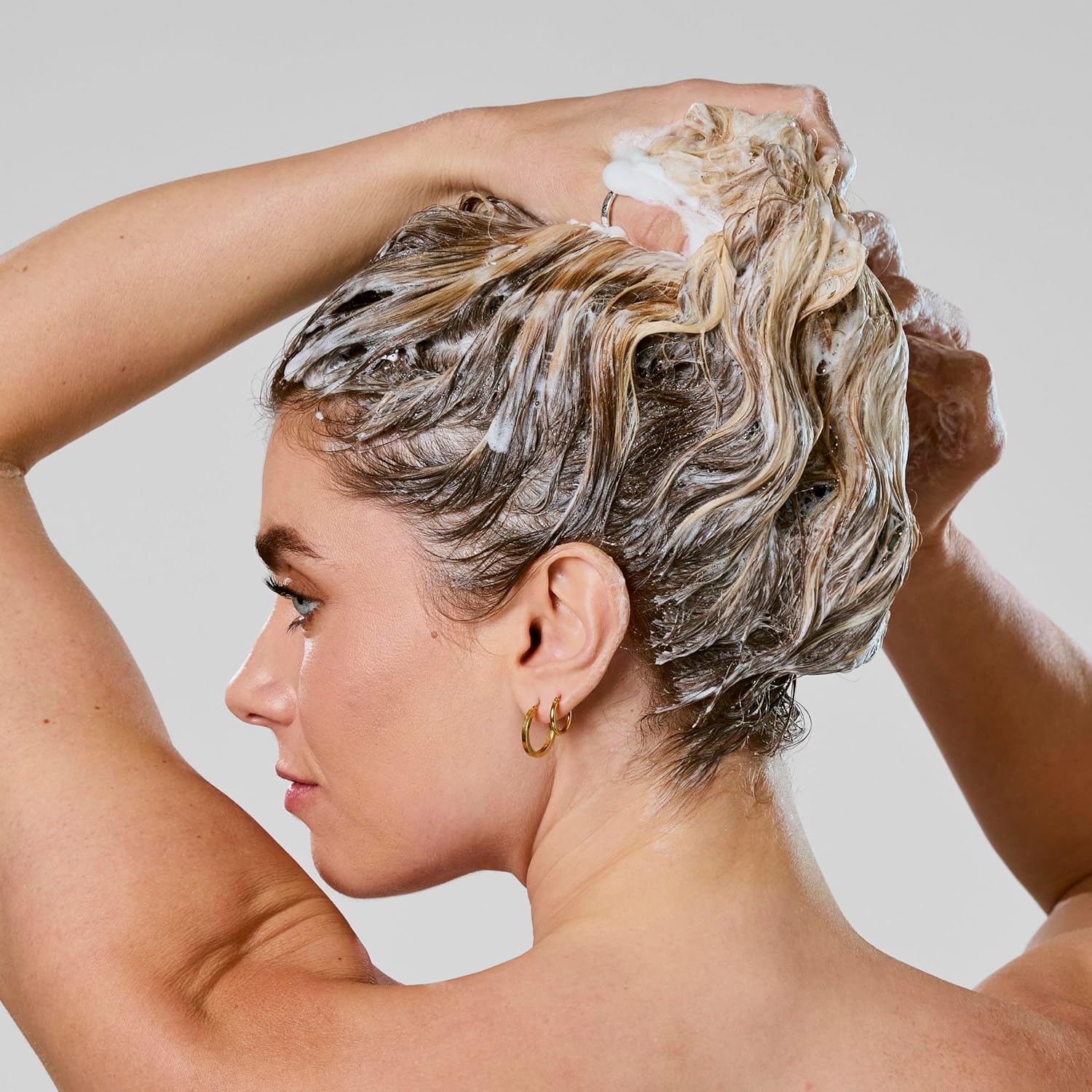 Bumble and bumble. Hairdresser's Invisible Oil Hydrating Shampoo | Hydrating, Anti Frizz, Softening, Color Safe | Curly, Wavy, Straight | With Coconut, Grapeseed + Argan Oil - Image 4