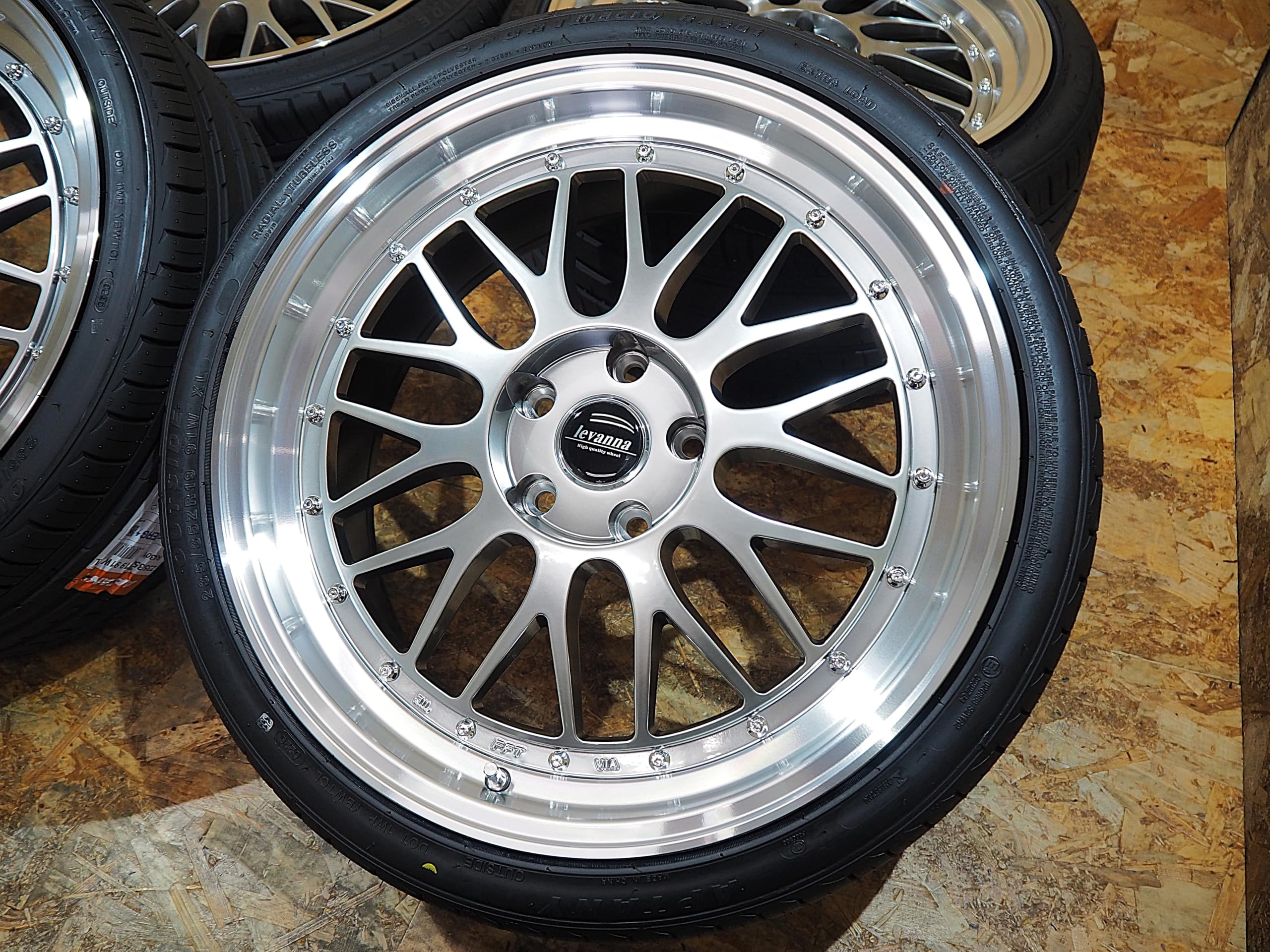 Amazon | levanna V10-EX FFT 19インチ 8.5J+42 5H114.3 ハイパー