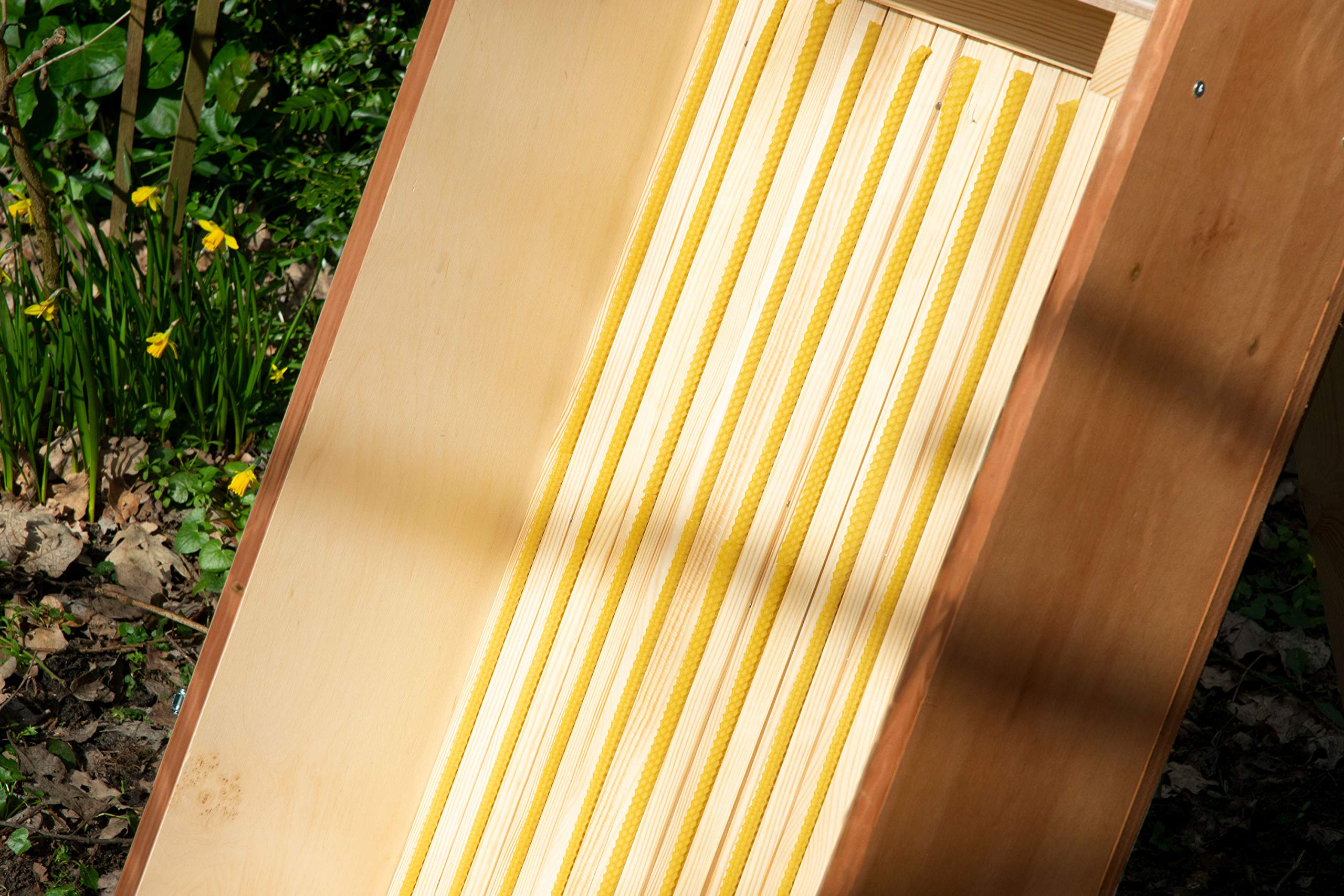 dobar Luxus-INSEKTENHOTELS 28332e Bienenkiste Massivholz Hobby-Imkerei - Honig-Bienen halten - Wesensgemäße Bienenhaltung für die eigene Honigernte - Imkerzubehör - 117 x 47 x 32,5 cm - Braun