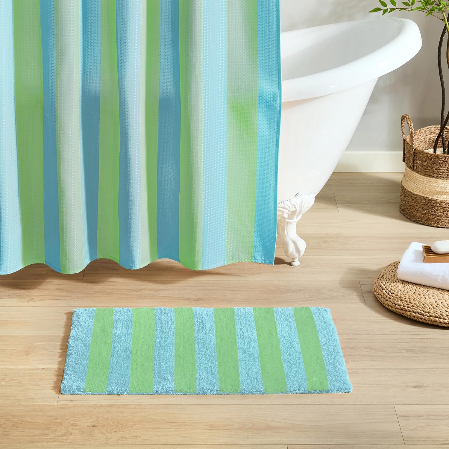 MONDAY MOOSE Bath Mat with Striped Design, Microfiber Absorbent Non Slip Tufted Rug for Floor, Shower or Kitchen (20x32 inch, Seafoam)