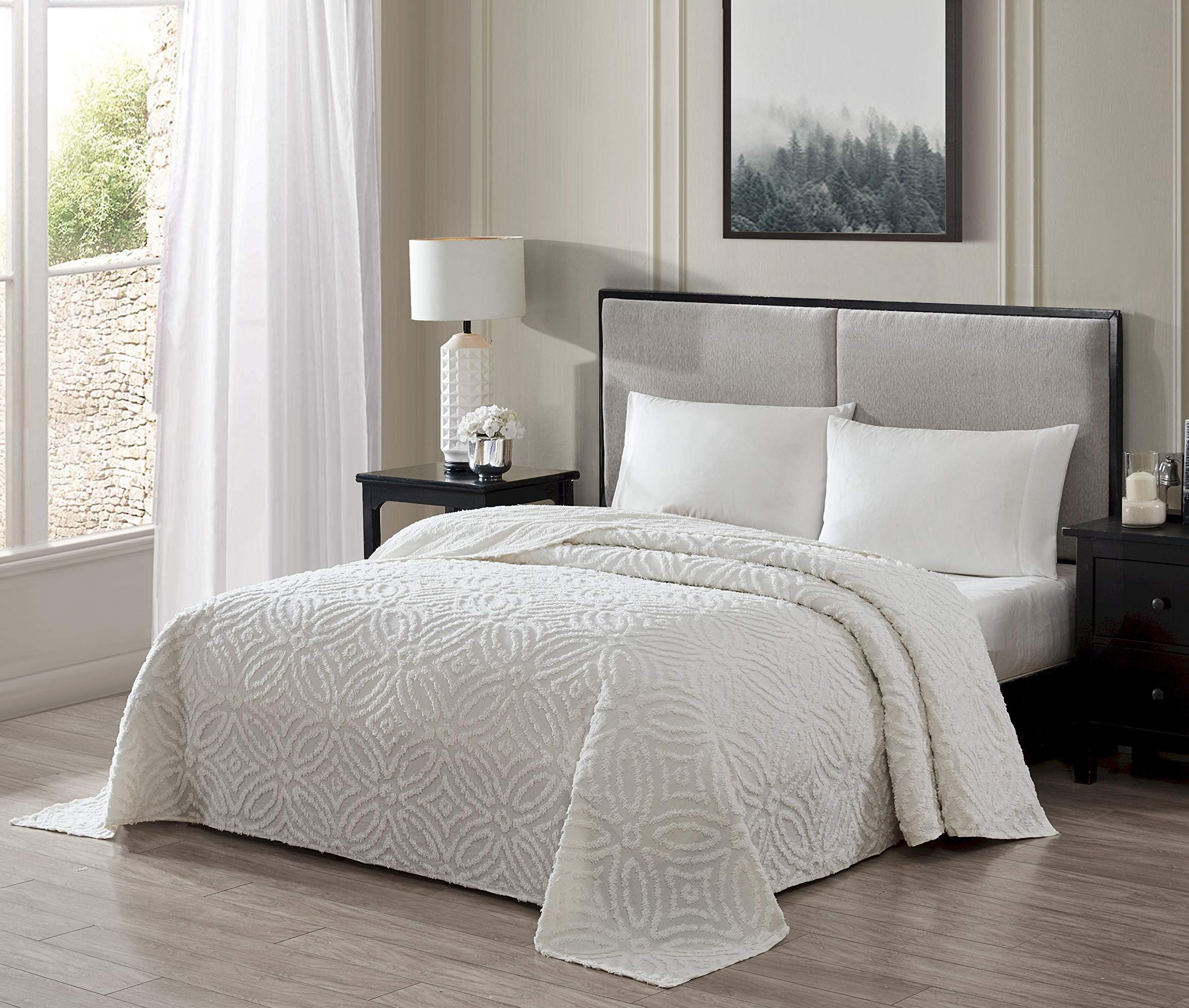 Beatrice Home Fashions Wedding Ring Chenille Bedspread, King