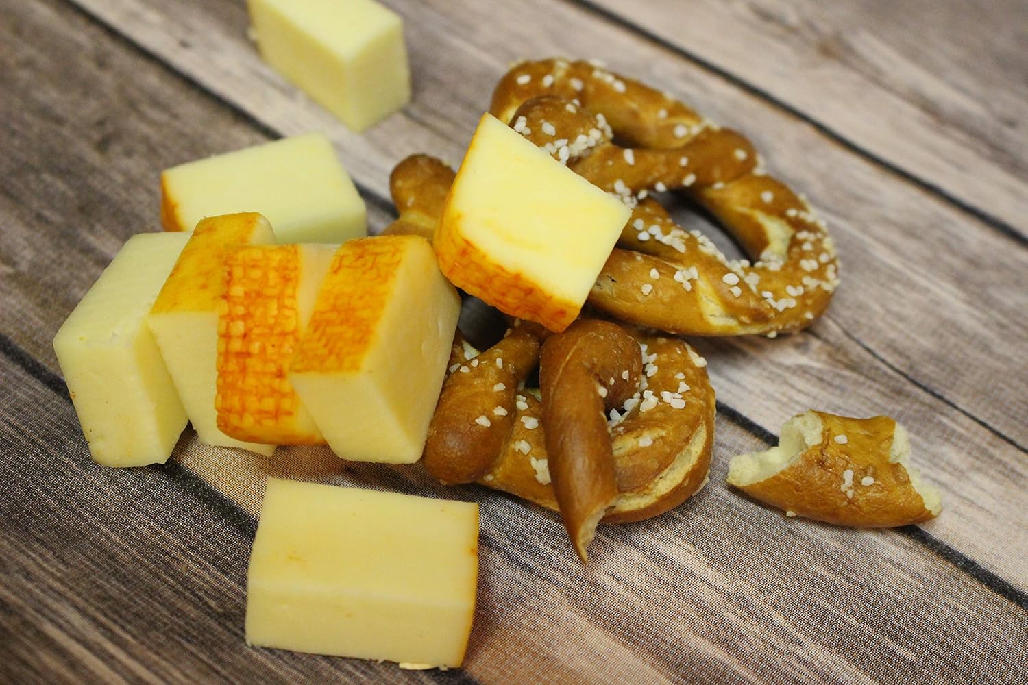 Hammond's Hand-Made Hard Pretzels, Old-Fashioned Sourdough Pretzels, 21 Ounce Bucket