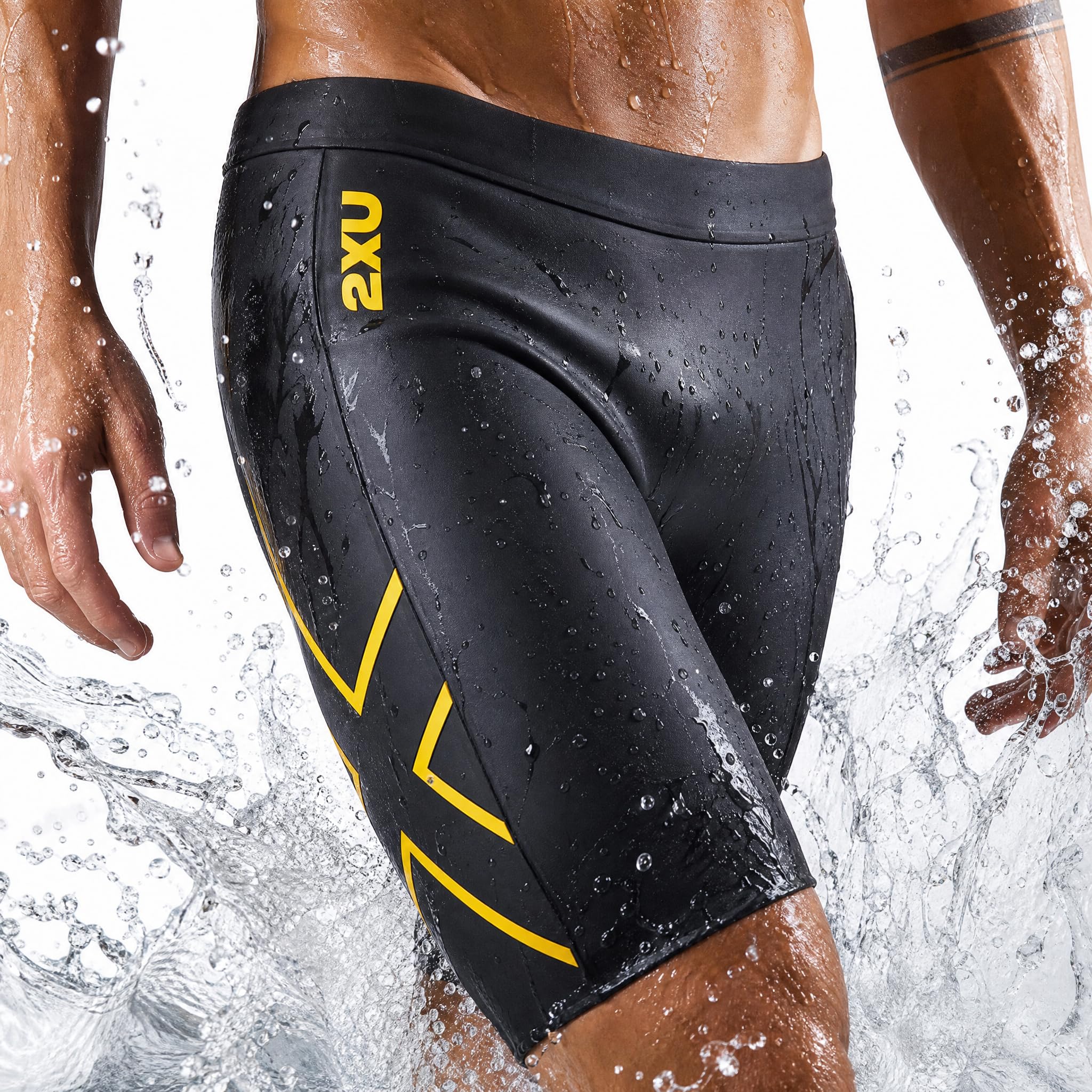 2XU - Krótkie spodenki wyporowe - gumowy nylonowy materiał do pływania - czarny