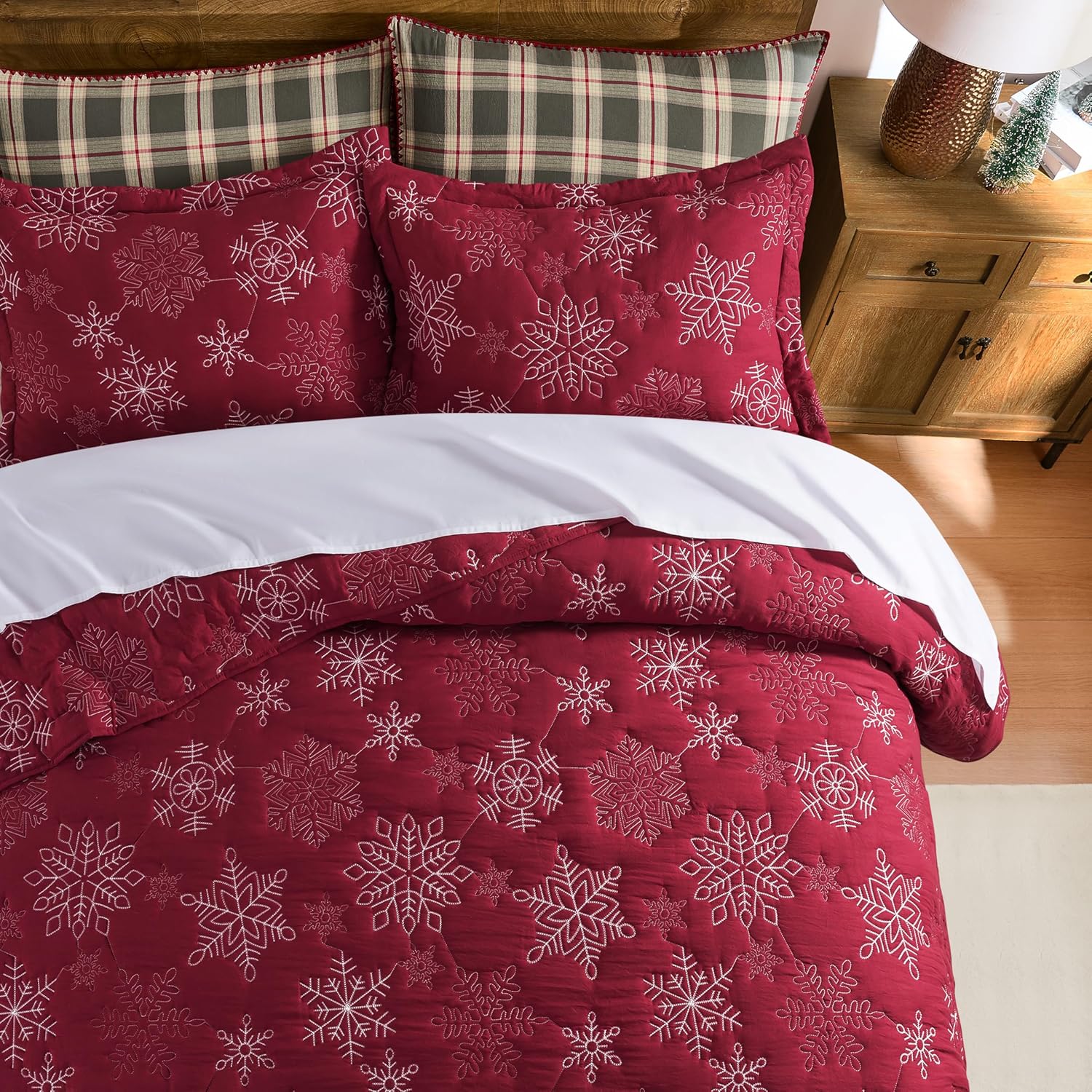 WDCOZY Christmas Quilt King Size Bedding Set with 2 Pillow Shams
