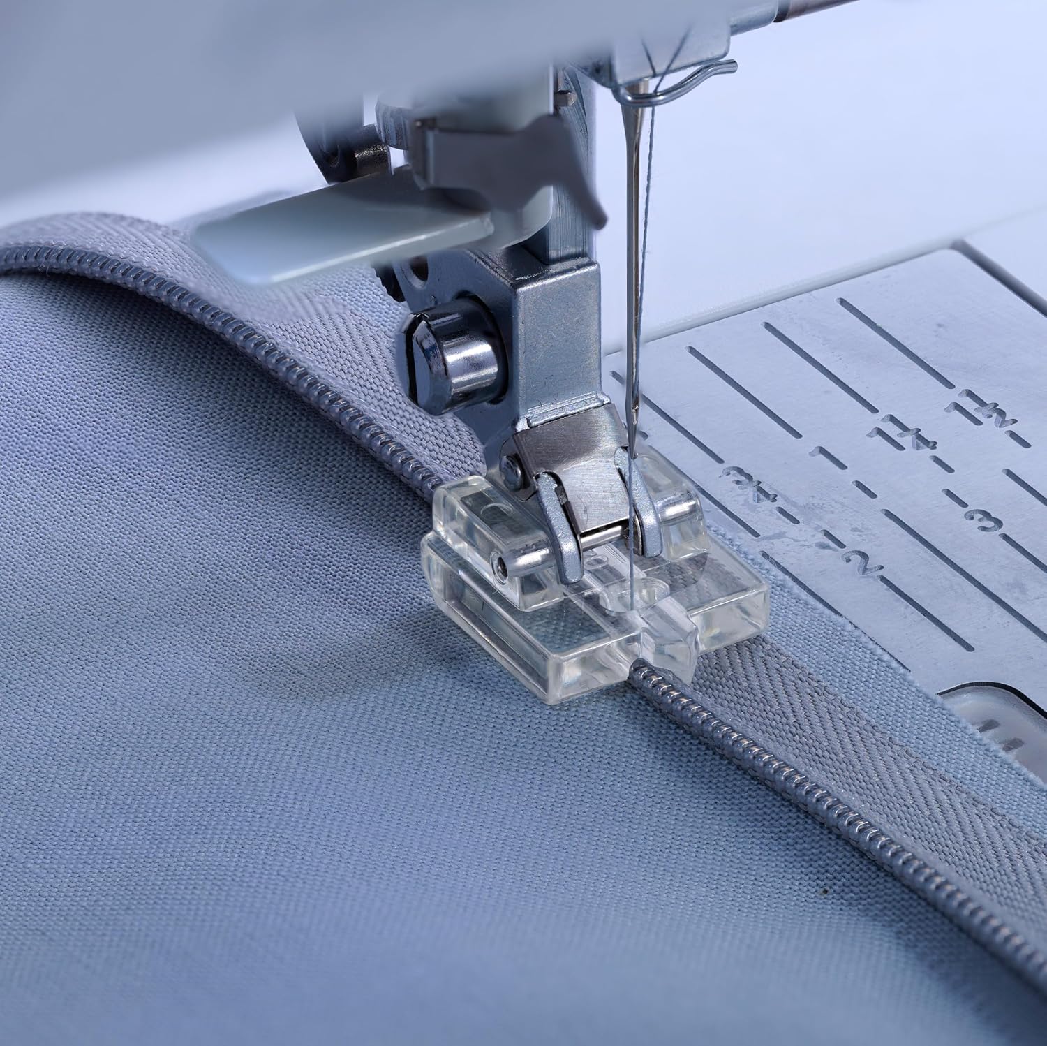 SINGER® Invisible Zipper Foot for SE91 Series Sewing & Embroidery Machines | Concealed Zipper Sewing Foot for Professional Seam Finishes | Precision Coil Grooves for Hidden Zippers