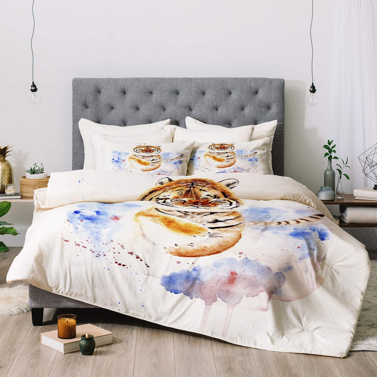 Flash Deals - 60% OFF Society6 Anna Shell Tiger in Snow Comforter Set with Pillowcase(s), Queen/Full, Orange