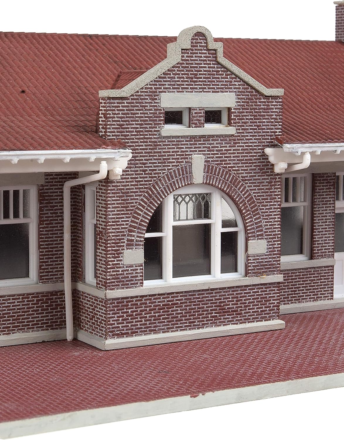 Walthers Cornerstone Brick Mission Style Depot Train