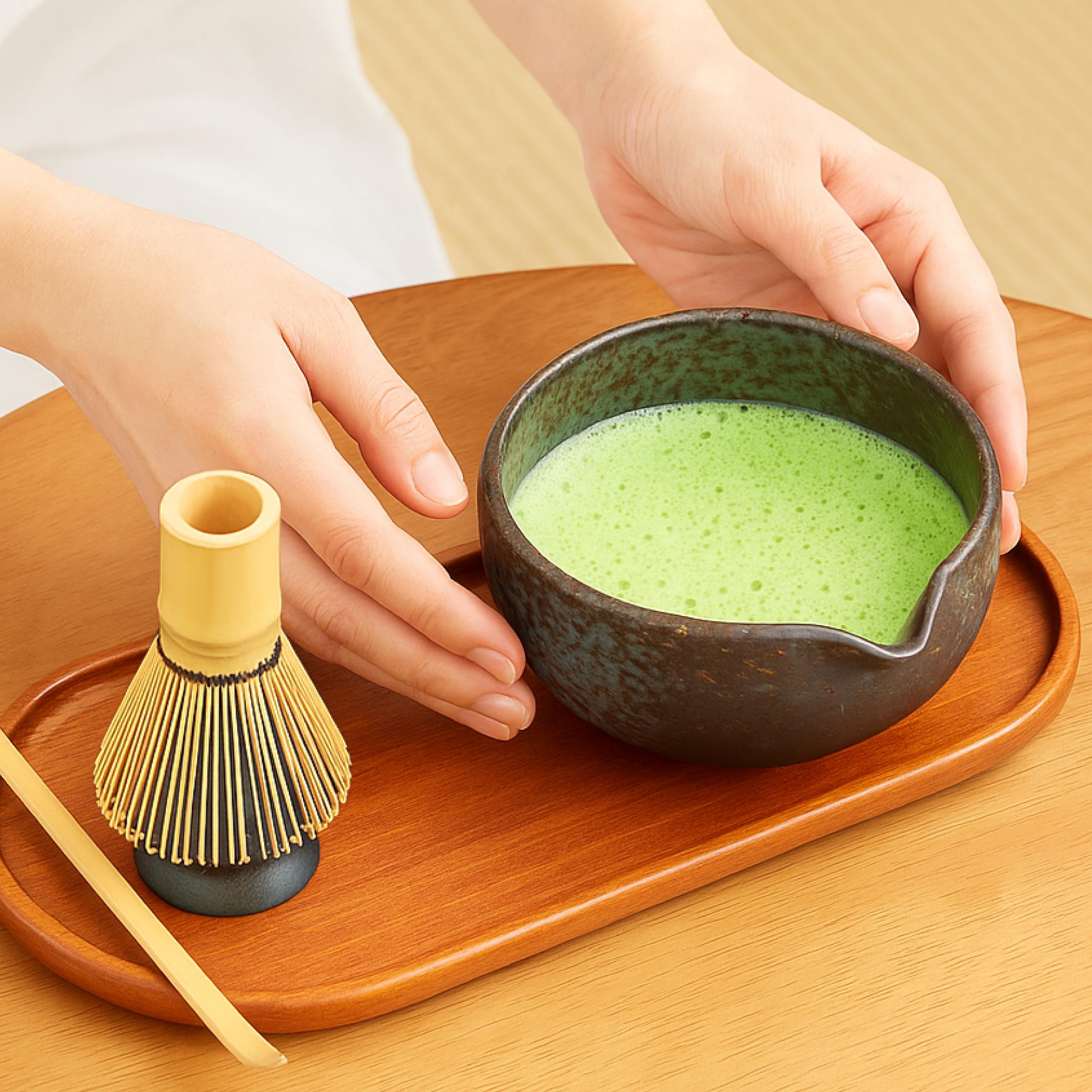 Goodwei Matcha-Set komplett mit hochwertiger Matcha Schale aus Keramik mit Ausgießer, Matcha Besen und Besenhalter | Geschenkset für Teezeremonie mit BIO Matcha und Cocos Matcha Latte (Rokusho)