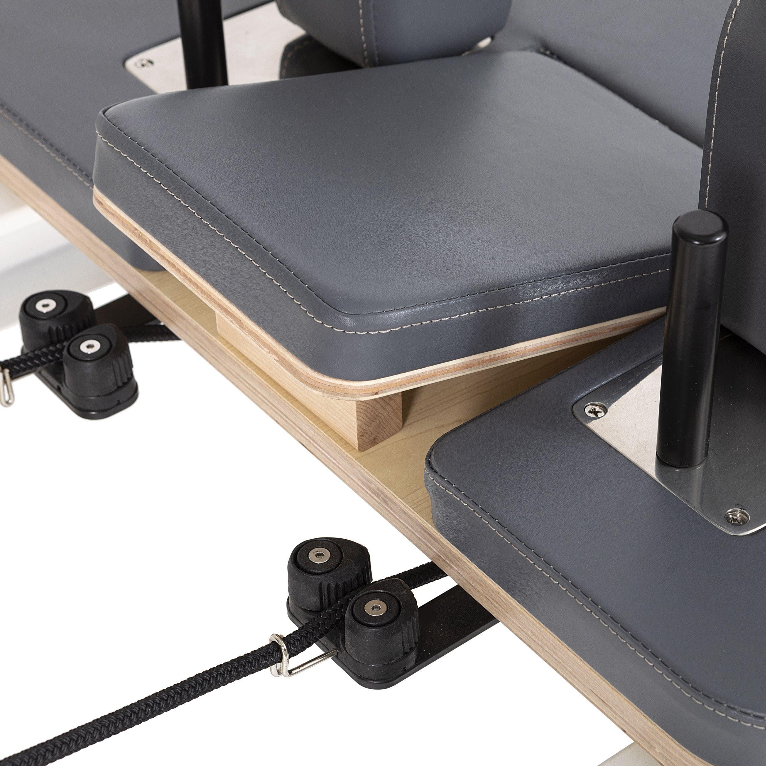 Reformer Nubium, Alluminio Bianco, pedana con sgancio rapido, Carrello Ultra-Silenzioso, Include Box e pedana per Saltare.