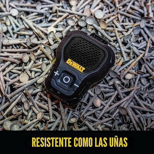 Miniatura 8 de DEWALT Altavoz Bluetooth Portátil Vestible [Edición Onyx - Negro] Altavoz Portátil Inalámbrico con Clip para Sitio de Trabajo Pro Resistente al Agua