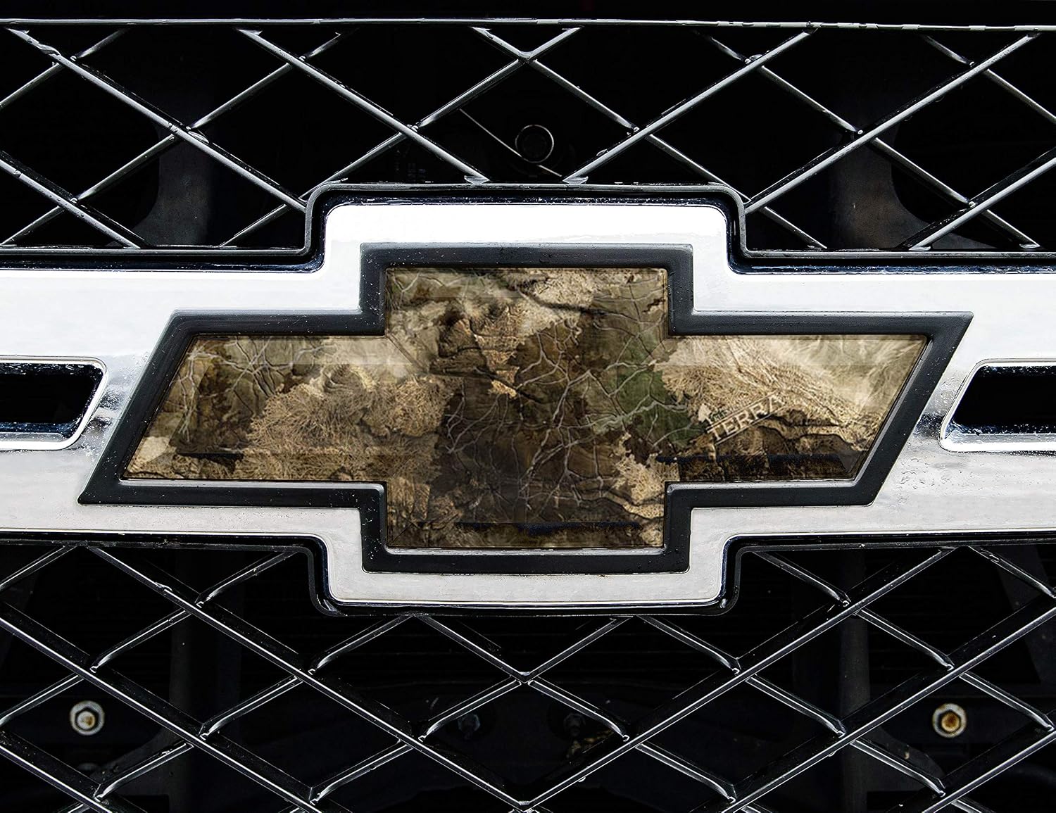 Mossy Oak Graphics - 14010-DB Universal Duck Blind Auto Emblem Skin - Easy to Install Vinyl Wrap - Fits Any Auto Emblem on Trucks, Cars, or SUVs image 3