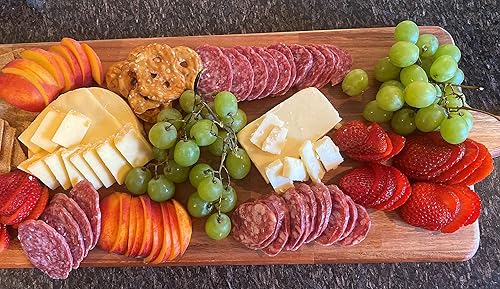 Vista 111 de Cheese Bros Game Day Caja de regalo de lujo Fresco de Wisconsin Incluye goudas, cuajada, queso cheddar envejecido de 8 años, mostaza, salchicha