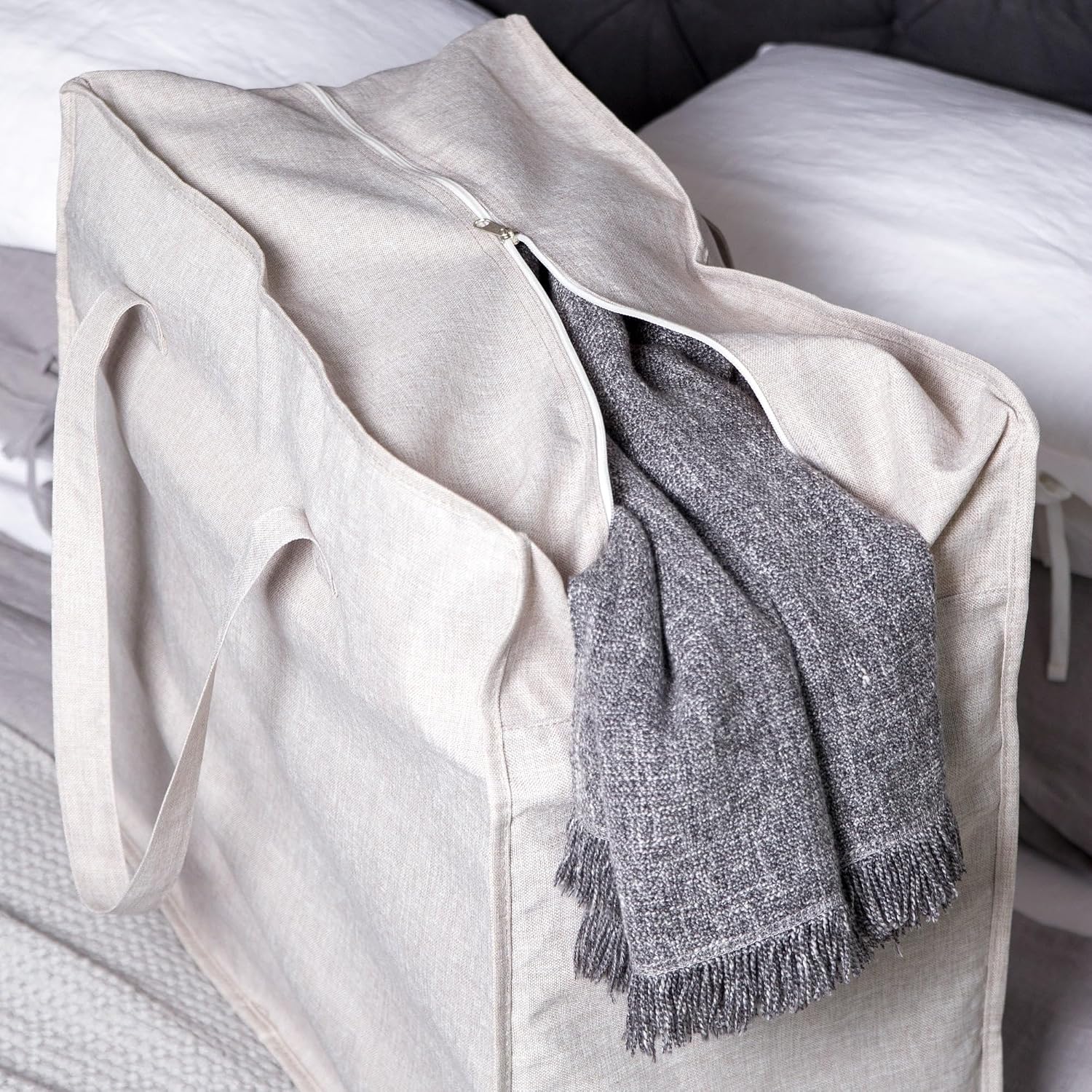 Bigso Soft Storage Bag XL with Zipper and Reinforced Handles - Heavy Duty Extra Large Storage Bags for Clothes, Bulky Comforters, and Quilts - 23.6in x 11.8in x 19.7in - Grey