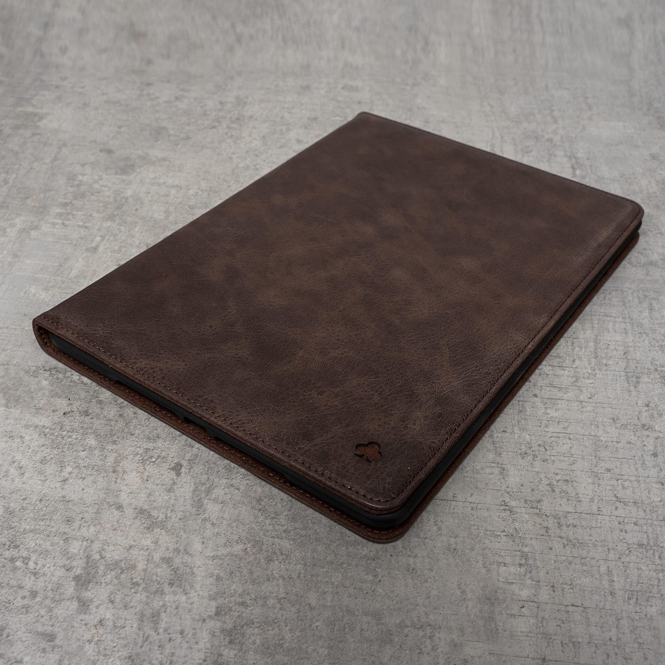 Porter Riley – Lederhülle kompatibel mit iPad Air 13" M4 (2026), M3 (2025) & M2 (2024). Hochwertiges Echtleder Standcase/Cover/Flip (Schokoladenbraun)