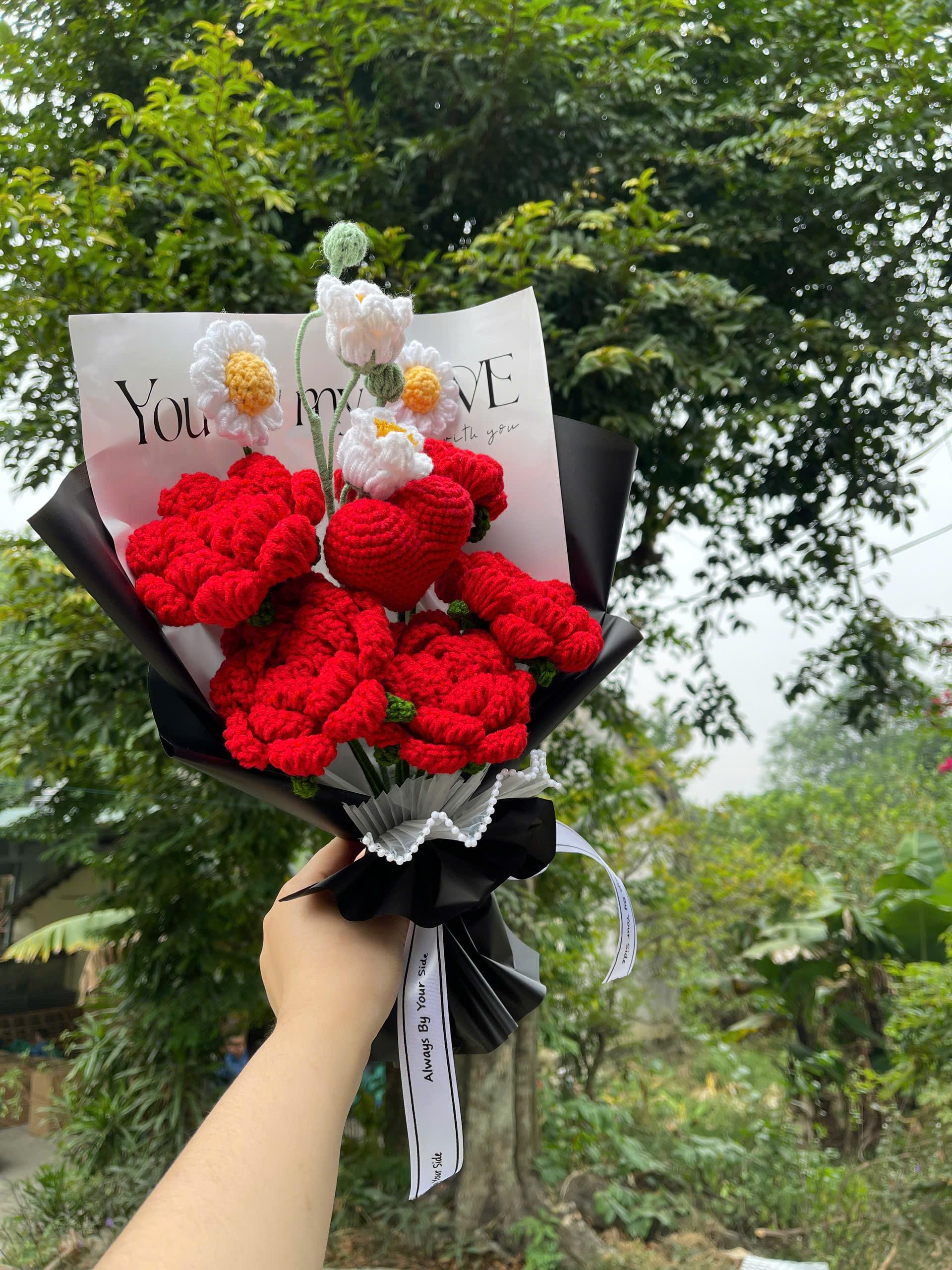 Amazon.com: Tokatan Completed Red Heart Crochet Flowers Bouquet