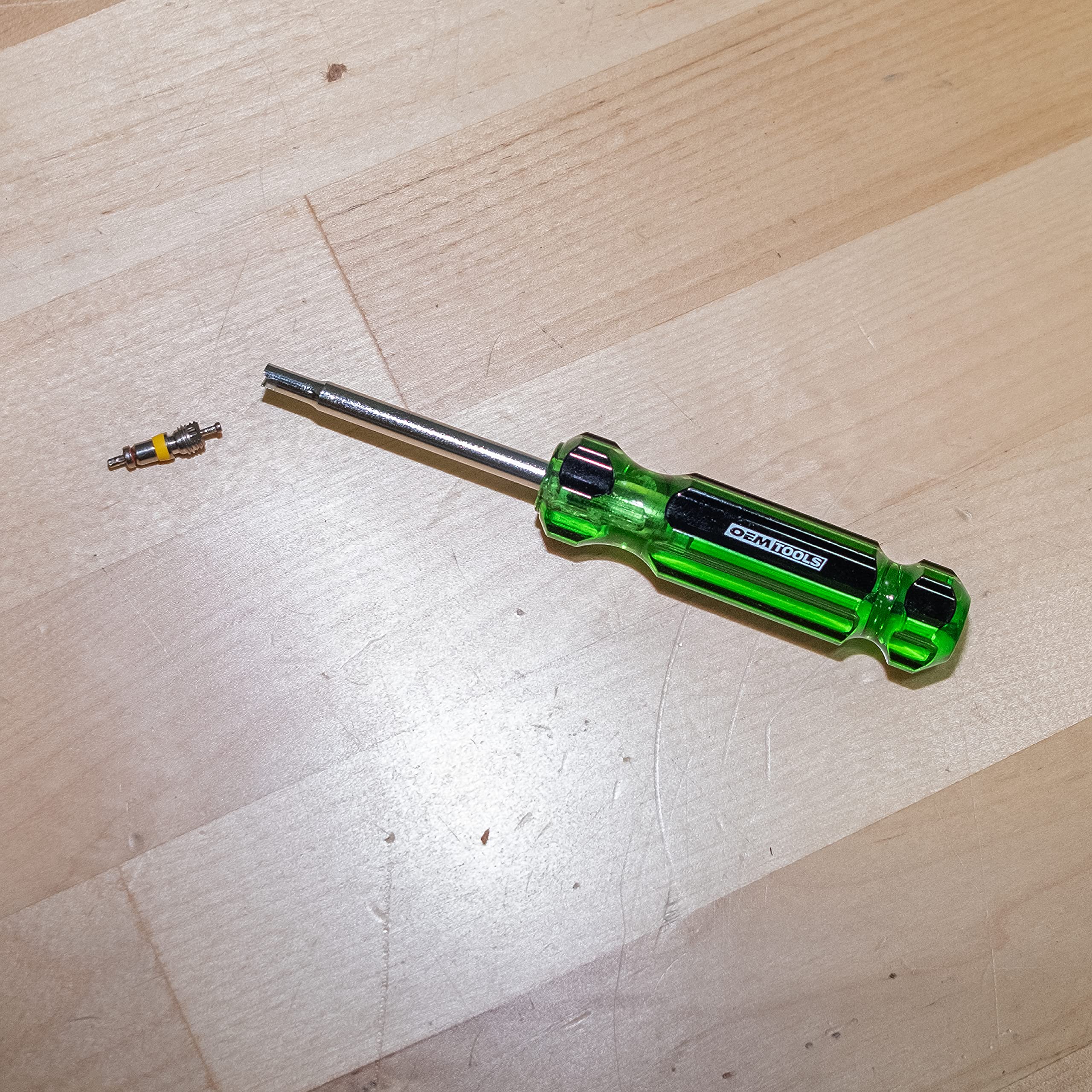 OEMTOOLS 22589 - Juego de Herramientas para válvula de neumático, Color Verde