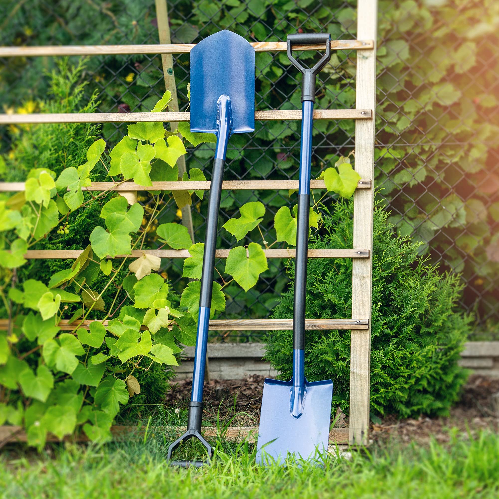 KADAX bêche, Pelle avec poignée en D, bêche de Jardinier pour Creuser, Pelle avec Manche métallique, Pelle à bêcher, bêche de Jardin pour Creuser, Pelle de Jardin (Pointue)