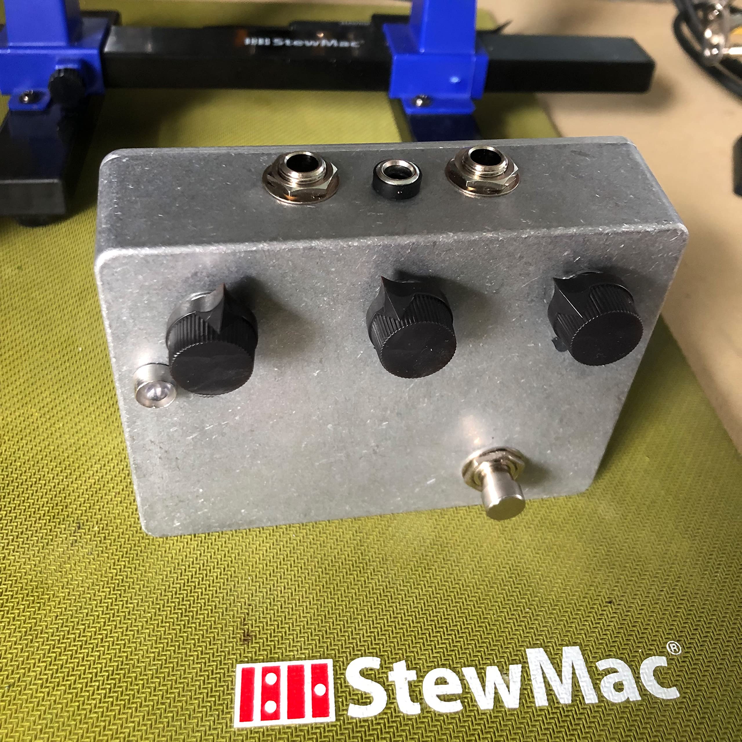 StewMac Kit de Pedal Ghost Drive StewMac - Carcasa Básica, para Luthería | Kit de Pedal Ghost Drive StewMac - Carcasa Básica, para guitarra eléctrica y uso en directo. Calidad profesional StewMac.