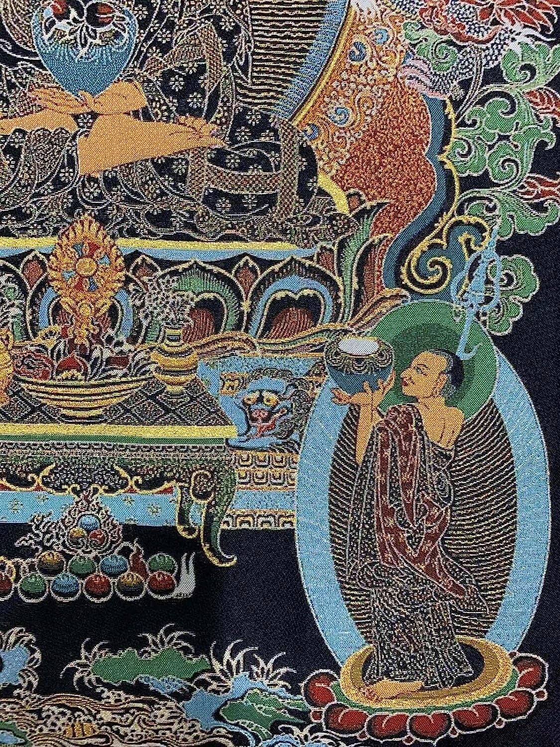 チベットのタンカ（Thangka絹の布を用いた貼り絵「絹貼りタンカ」 Amazon｜スクロールハンギングタンカ、チベタンタンカ、 シルク刺繍
