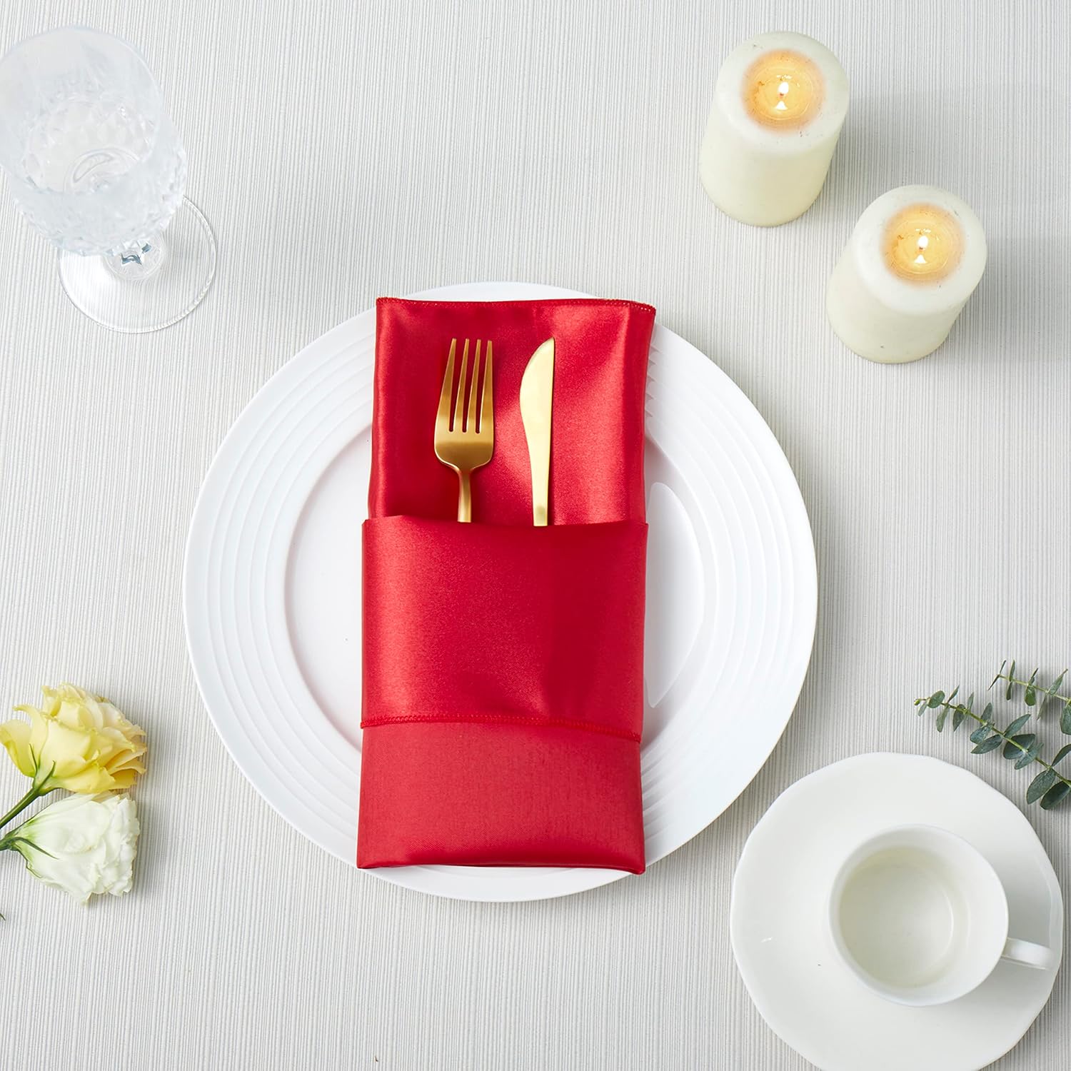 100 Pack Square Satin Dinner Napkins, 20x20 Inches Silky Soft Smooth Table Cloth Napkins for Restaurant Weddings Banquet Party Decoration, Red